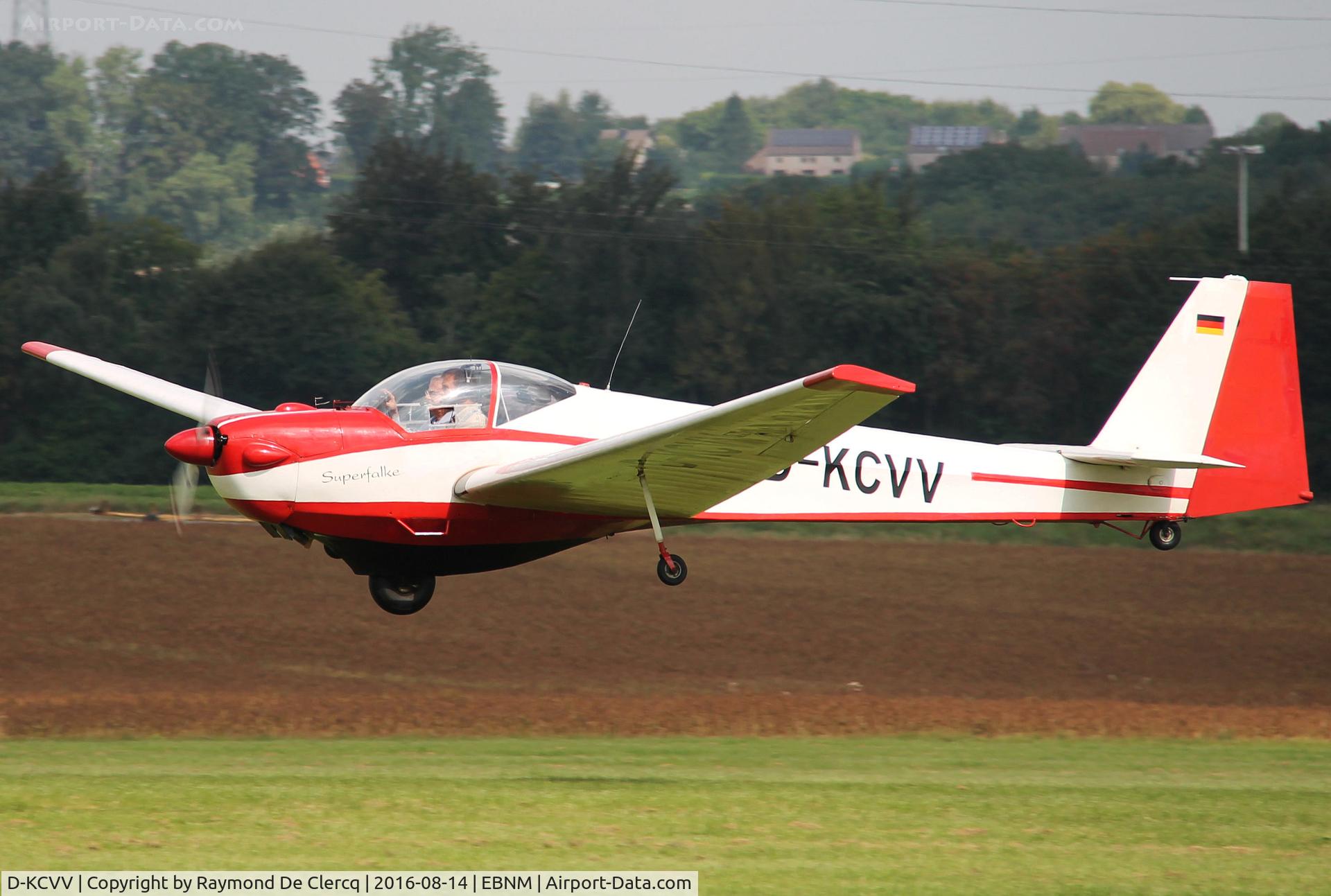 D-KCVV, 1976 Scheibe SF-25E Super Falke C/N 4324, Take off.