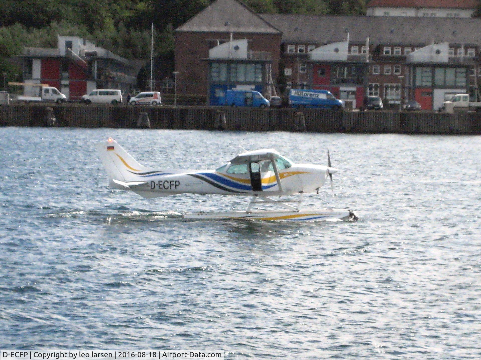 D-ECFP, 1981 Cessna 172P Skyhawk C/N 172-74428, Flensbourg firth 18.8.16