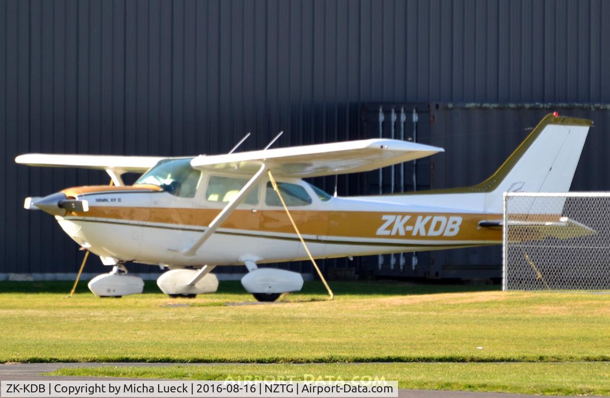 ZK-KDB, Cessna R172K Hawk XP C/N R1722293, At Tauranga