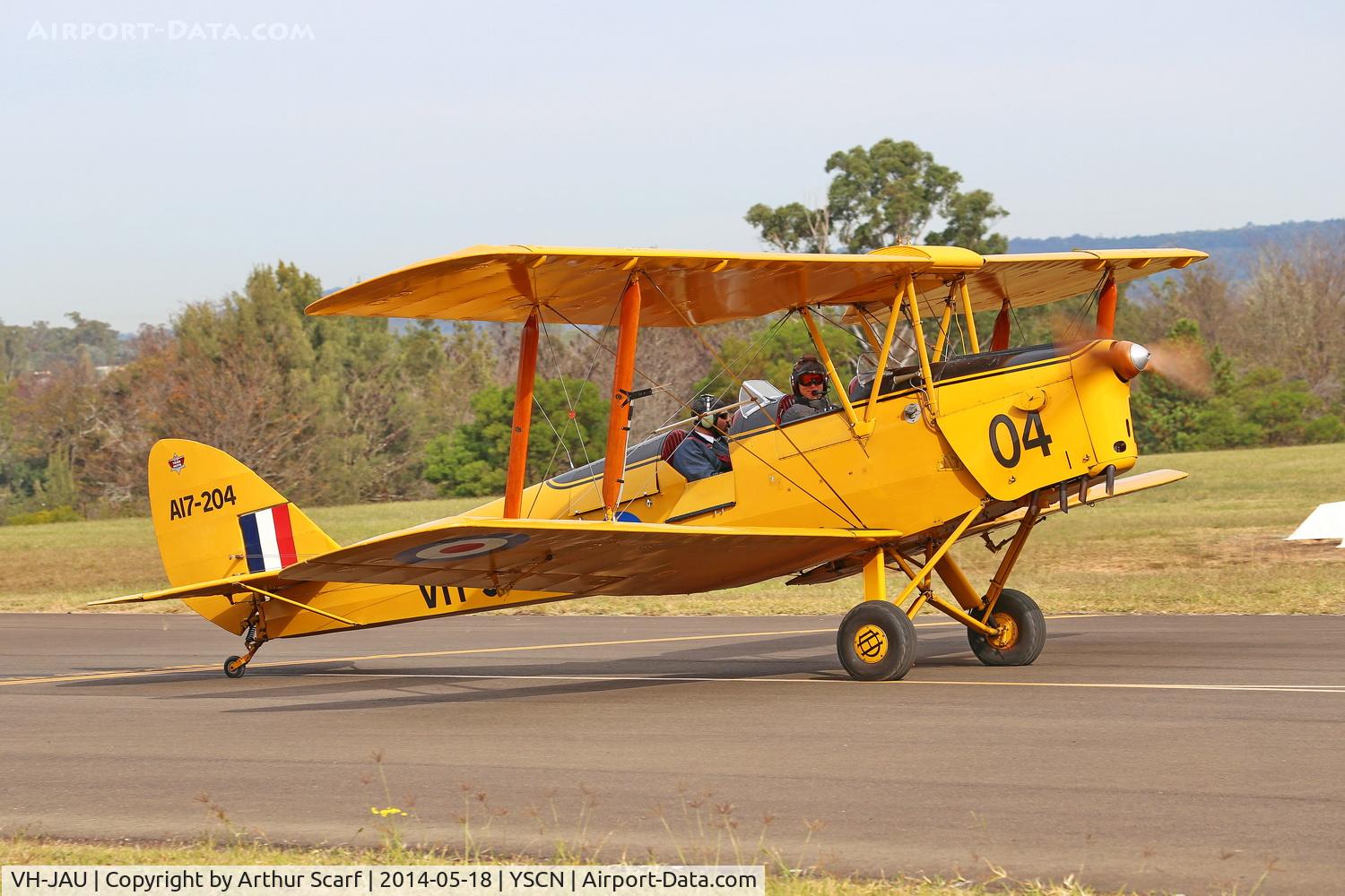 VH-JAU, 1940 De Havilland Australia DH-82A Tiger Moth C/N DHA205, Camden NSW 18-05-2014