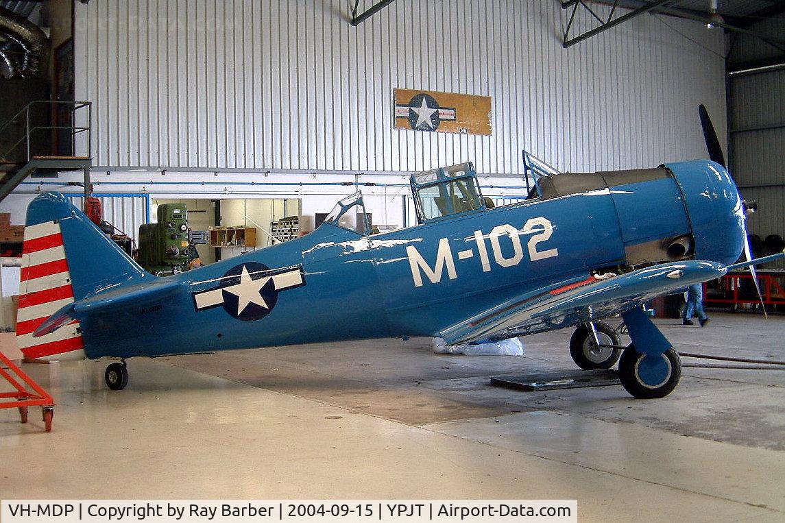 VH-MDP, 1943 North American AT-6D Texan C/N 7040, North American SNJ-3 Texan [78-7040] Perth-Jandakot~VH 15/09/2004