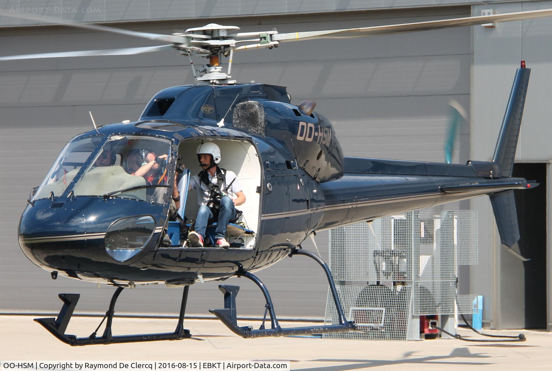 OO-HSM, Eurocopter AS-355F-2 Ecureuil 2 C/N 5292, It's easier to take pictures without the left door.