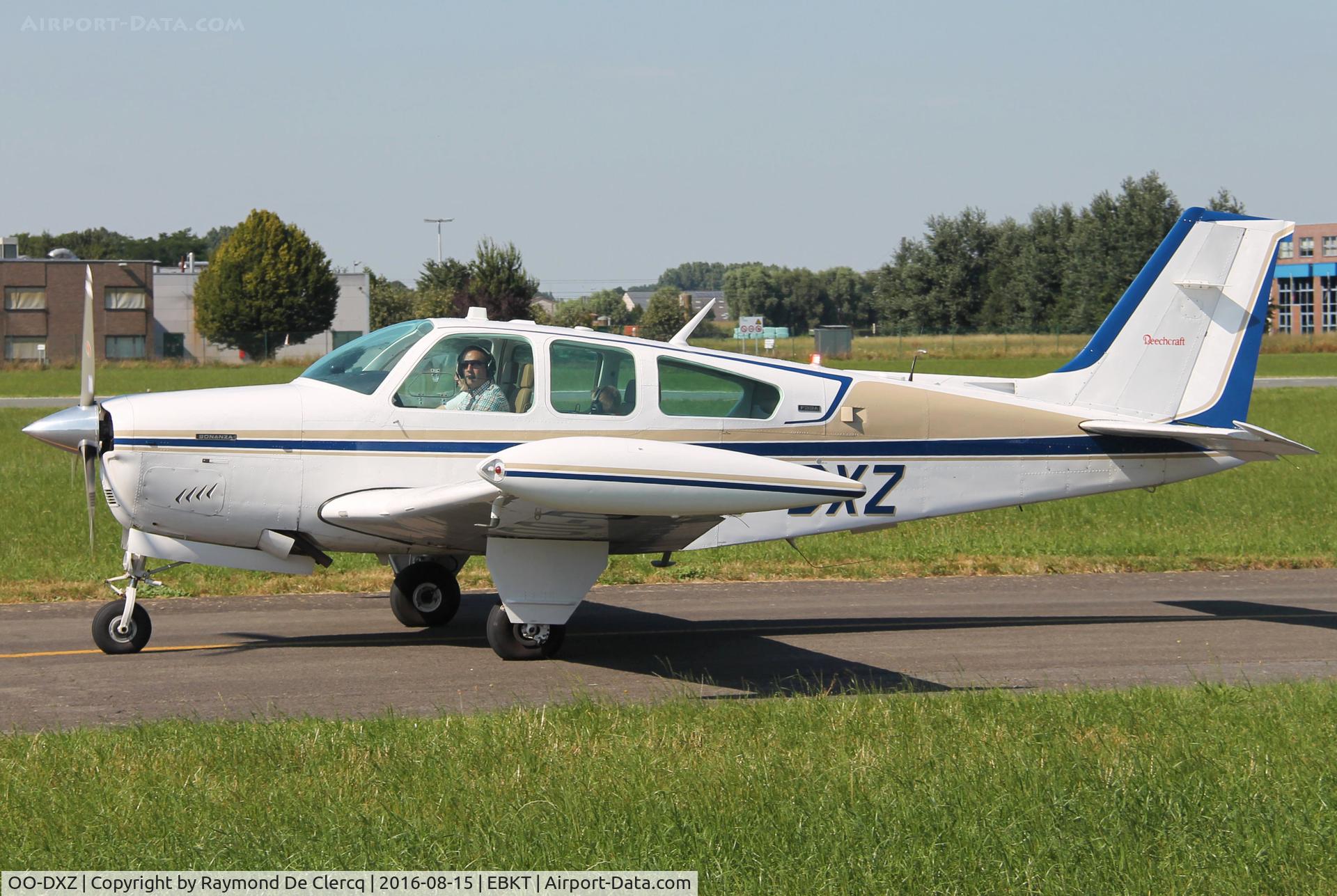 OO-DXZ, 1974 Beech F33A Bonanza Bonanza C/N CE-500, Taxiing.