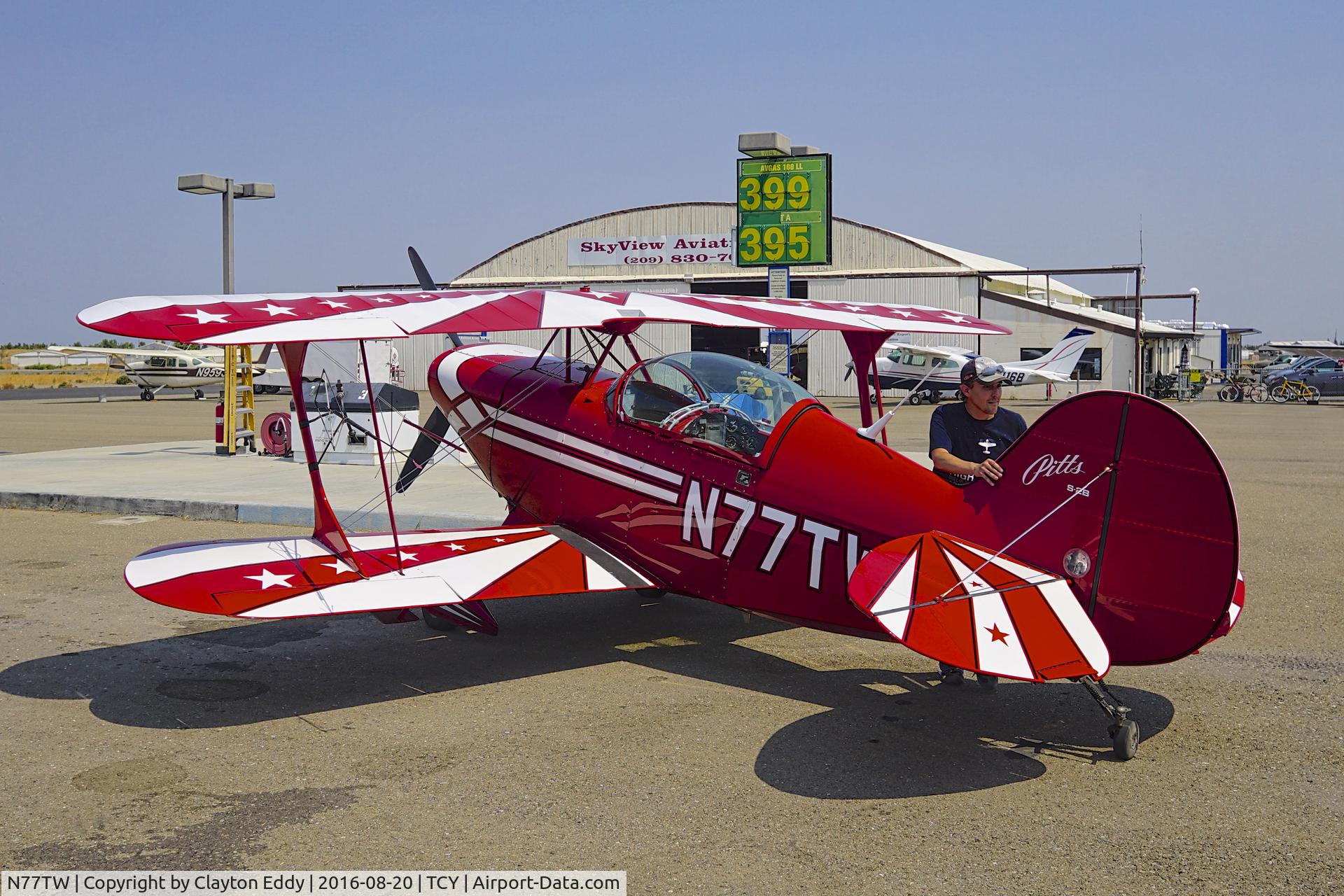 N77TW, 1989 Christen Pitts S-2B Special C/N 5160, N77TW at the Tracy airport in California. 2016.