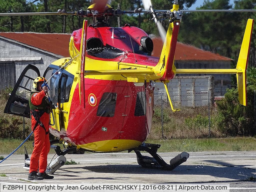 F-ZBPH, Eurocopter-Kawasaki EC-145 (BK-117C-2) C/N 9015, DRAGON 33 / Lacanau beach DZ