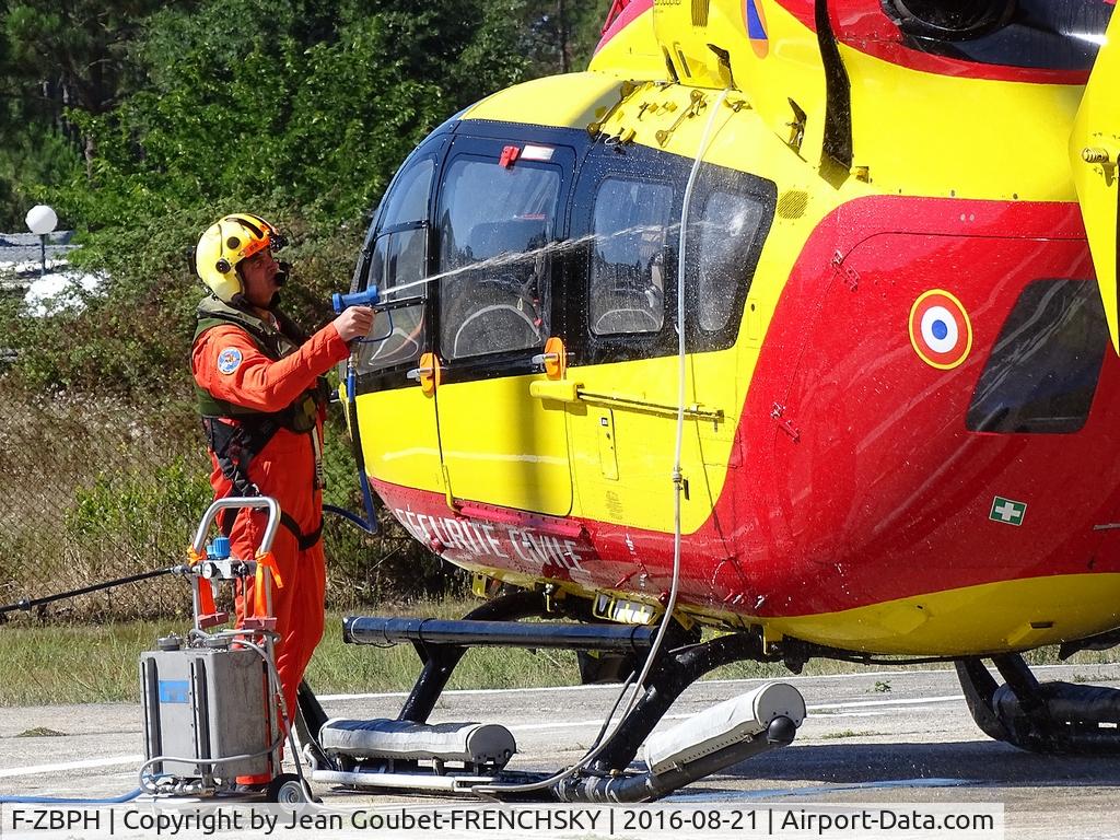 F-ZBPH, Eurocopter-Kawasaki EC-145 (BK-117C-2) C/N 9015, DRAGON 33 / Lacanau beach DZ