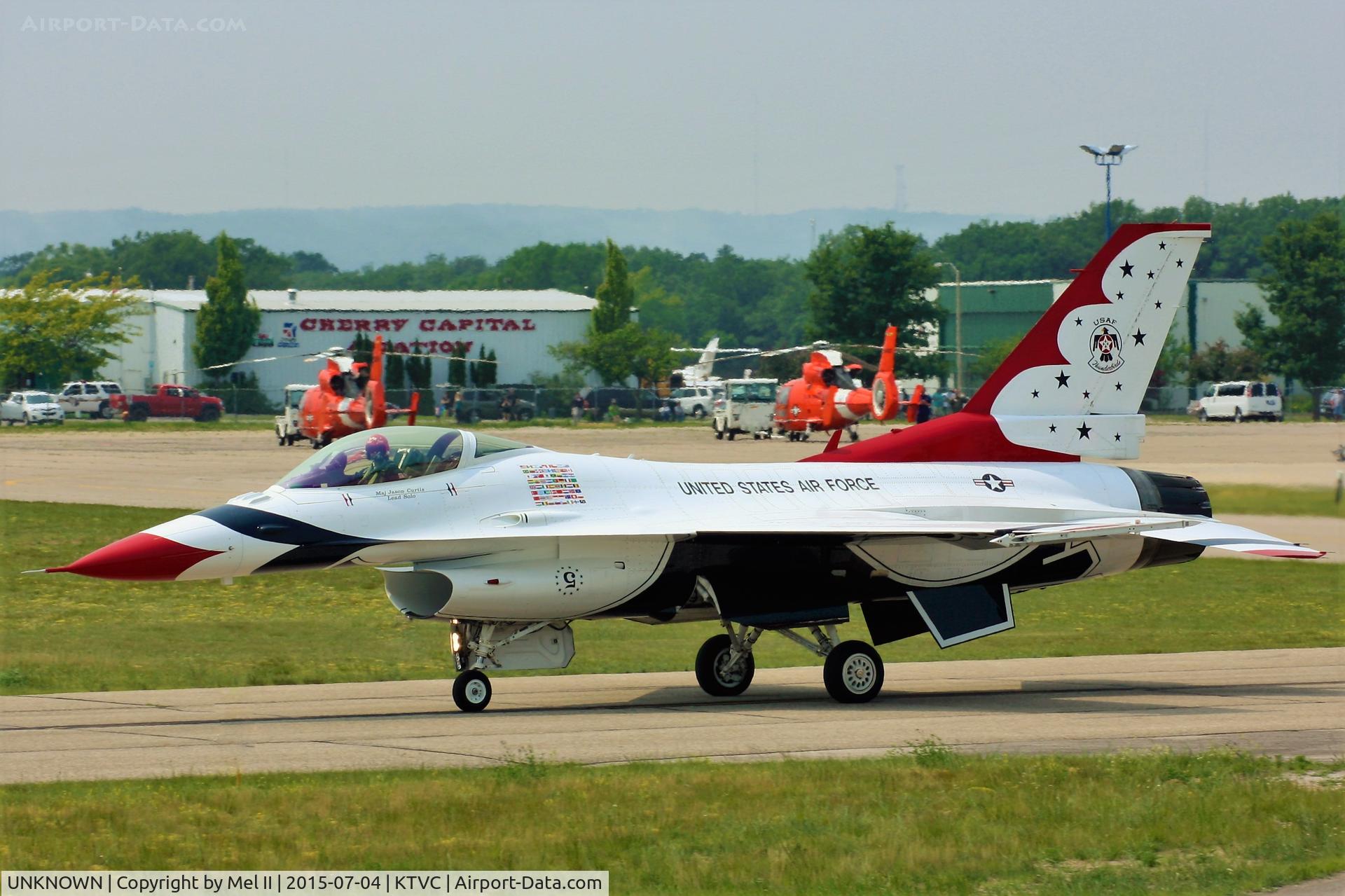UNKNOWN, General Dynamics F-16C Fighting Falcon C/N Unknown, USAF Thunderbirds - 2015 National Cherry Festival Air Show