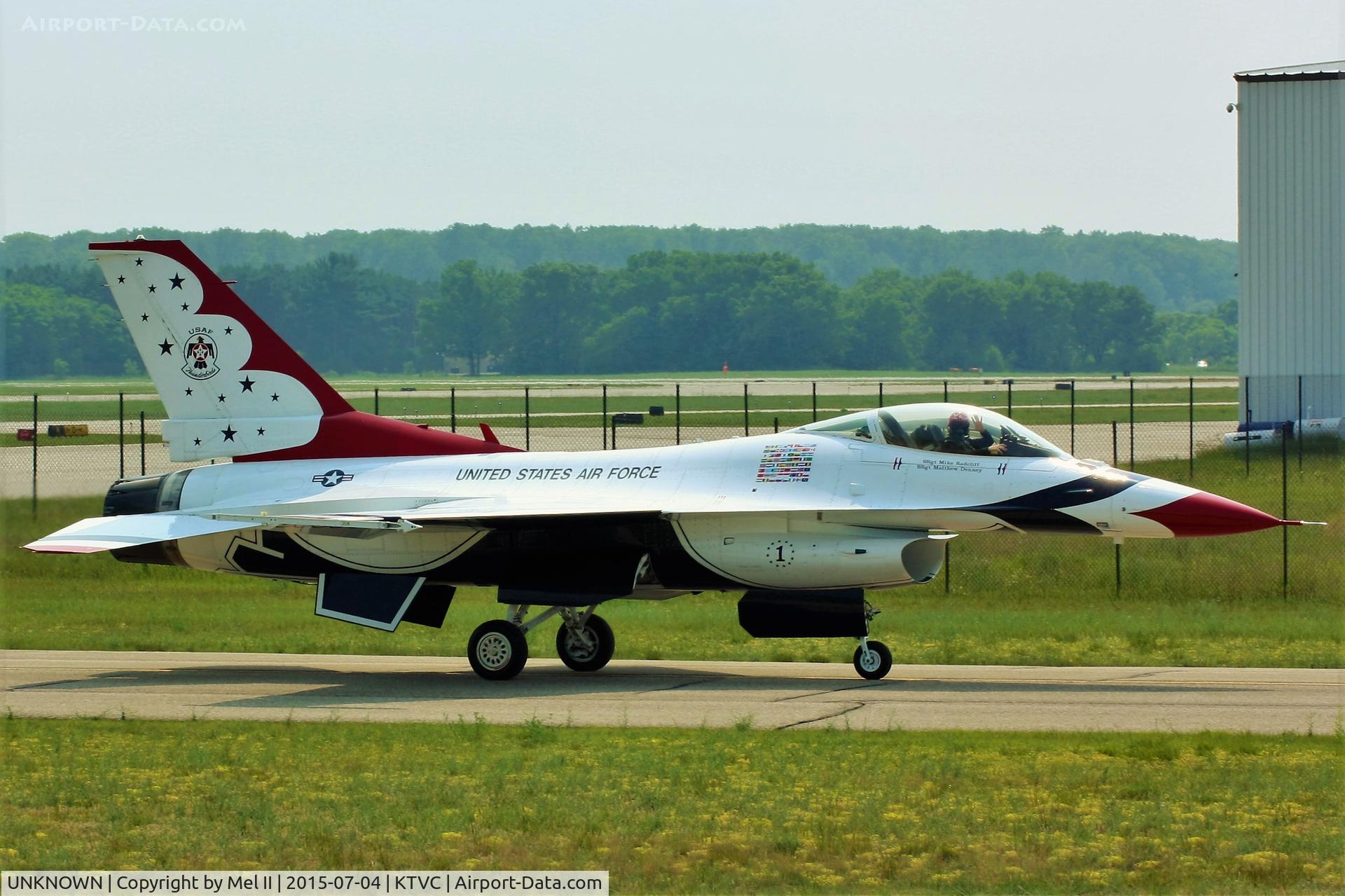UNKNOWN, General Dynamics F-16C Fighting Falcon C/N Unknown, USAF Thunderbirds - 2015 National Cherry Festival Air Show