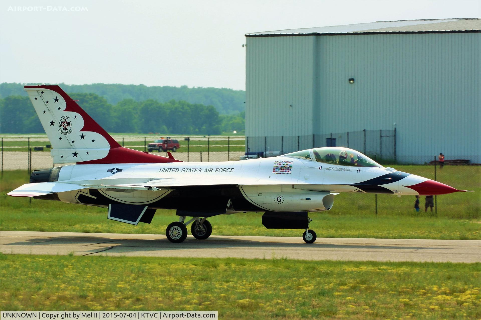 UNKNOWN, General Dynamics F-16C Fighting Falcon C/N Unknown, USAF Thunderbirds - 2015 National Cherry Festival Air Show