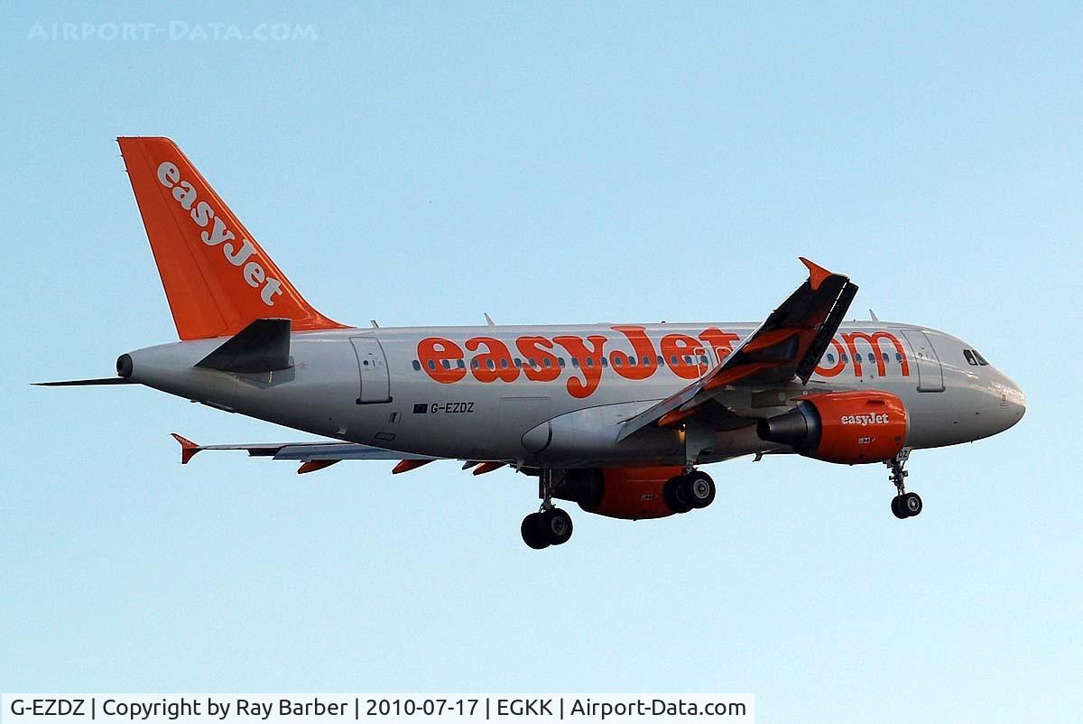 G-EZDZ, 2009 Airbus A319-111 C/N 3774, Airbus A319-111 [3774] (EasyJet) Gatwick ~G 17/07/2010