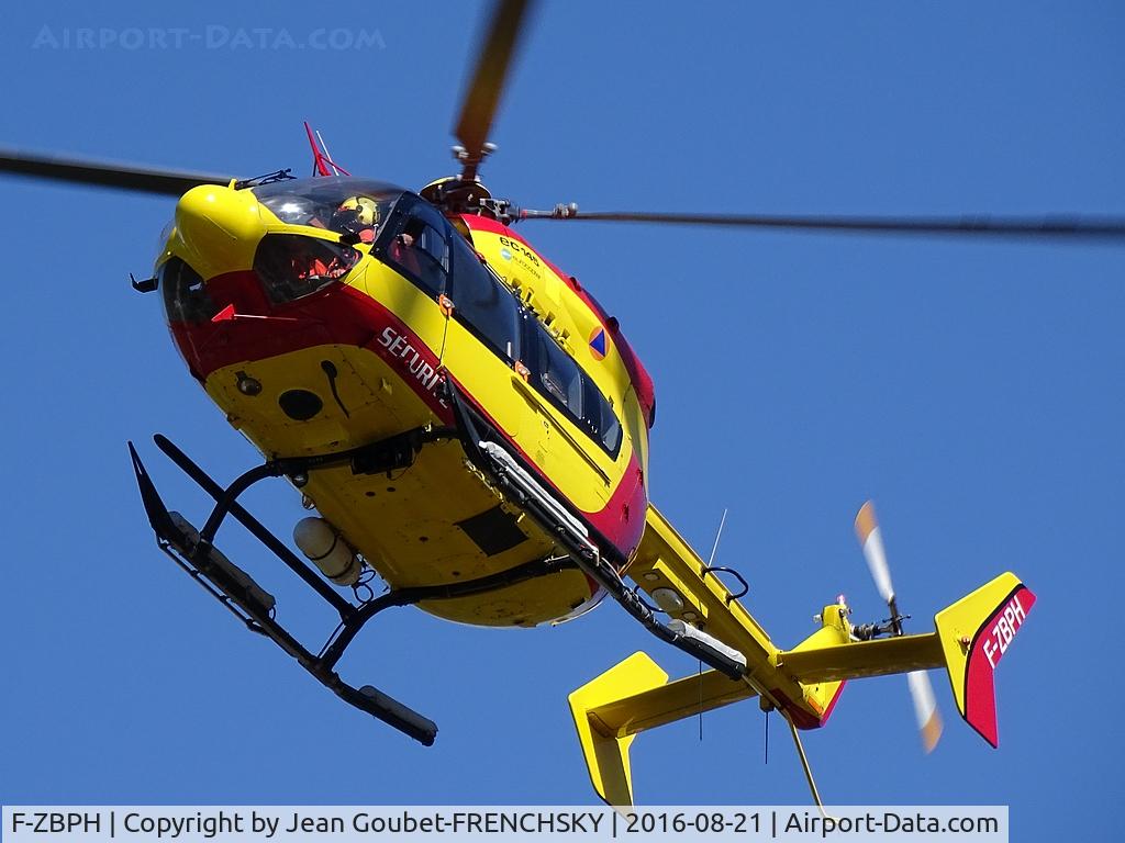 F-ZBPH, Eurocopter-Kawasaki EC-145 (BK-117C-2) C/N 9015, Dragon 33 landing Lacanau océan DZ