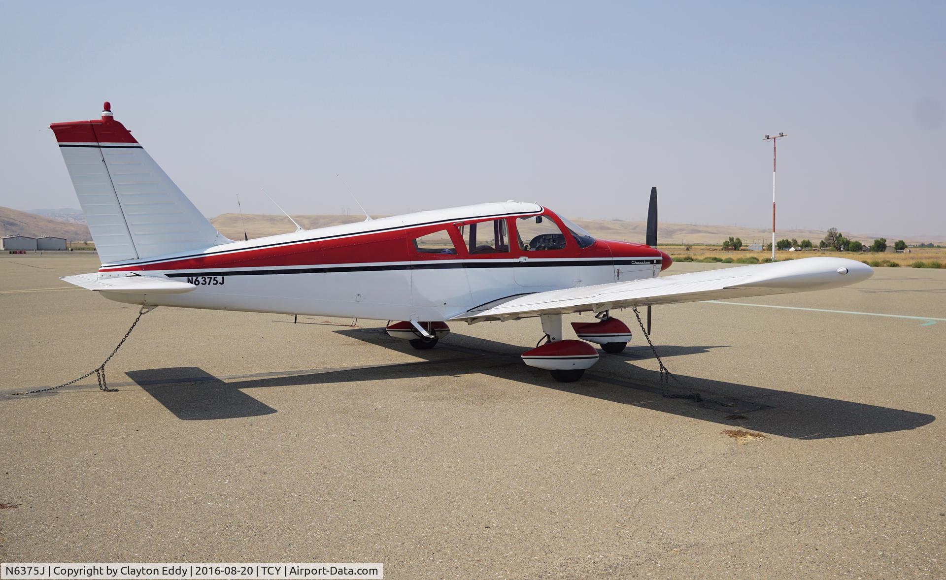 N6375J, 1968 Piper PA-28-180 C/N 28-4788, N6375J at the Tracy Airport in California. 2016.