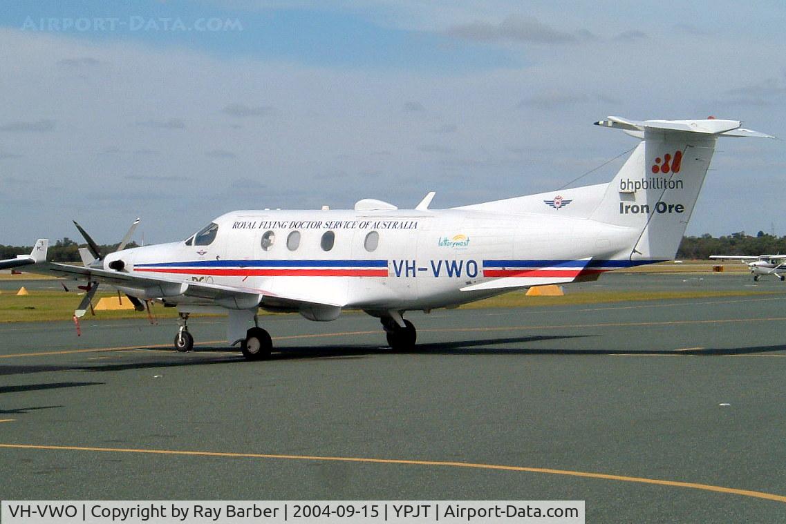 VH-VWO, 2001 Pilatus PC-12/45 C/N 400, Pilatus PC-12/45 [400] (Royal Flying Doctor Service) Perth-Jandakot~VH 15/09/2004