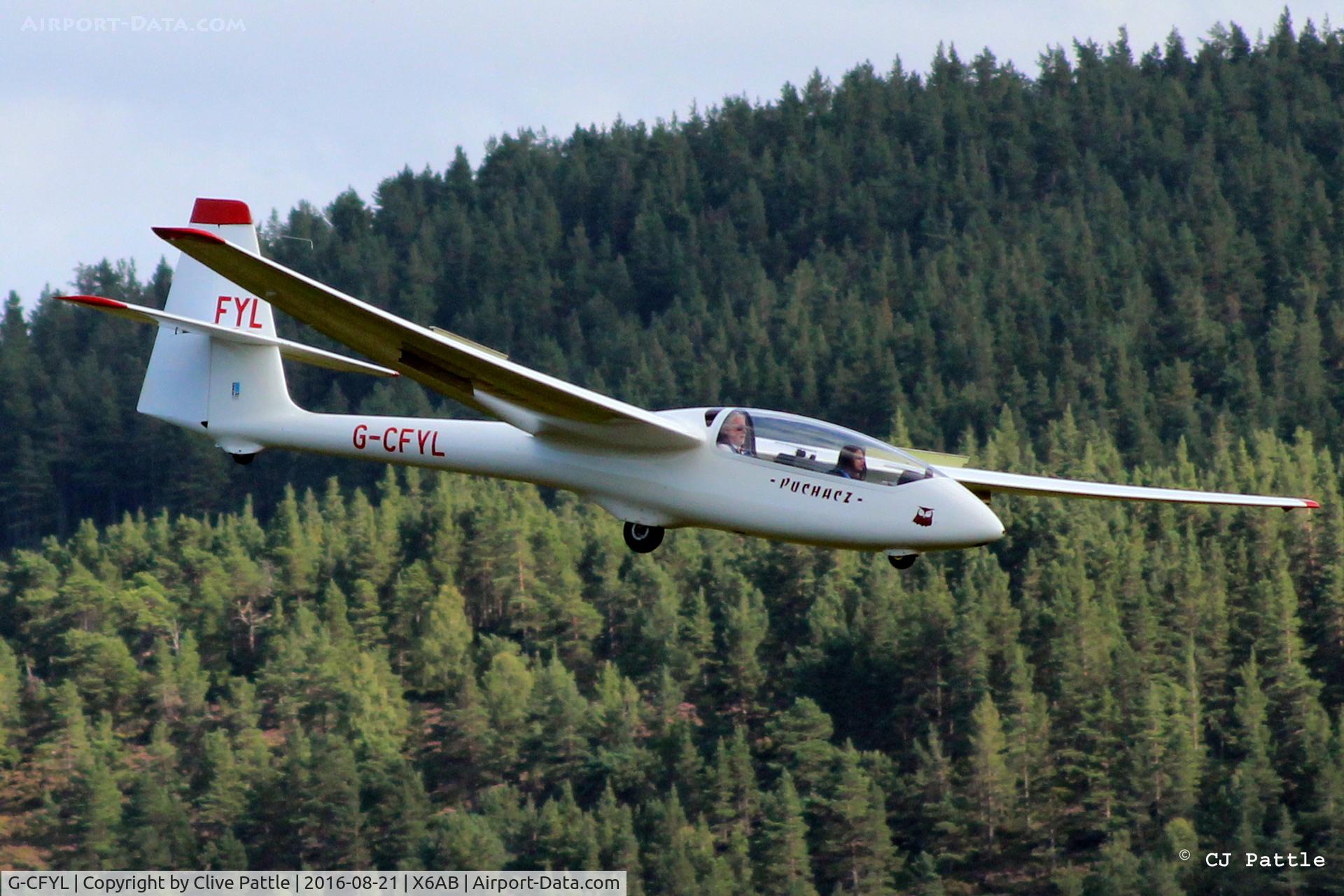 G-CFYL, 1990 PZL-Bielsko SZD-50-3 Puchacz C/N B-1990, On finals at Aboyne