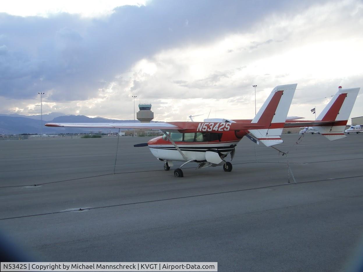 N5342S, 1966 Cessna 337A Super Skymaster C/N 337-0442, Left  To waste away in the Las vegas sun