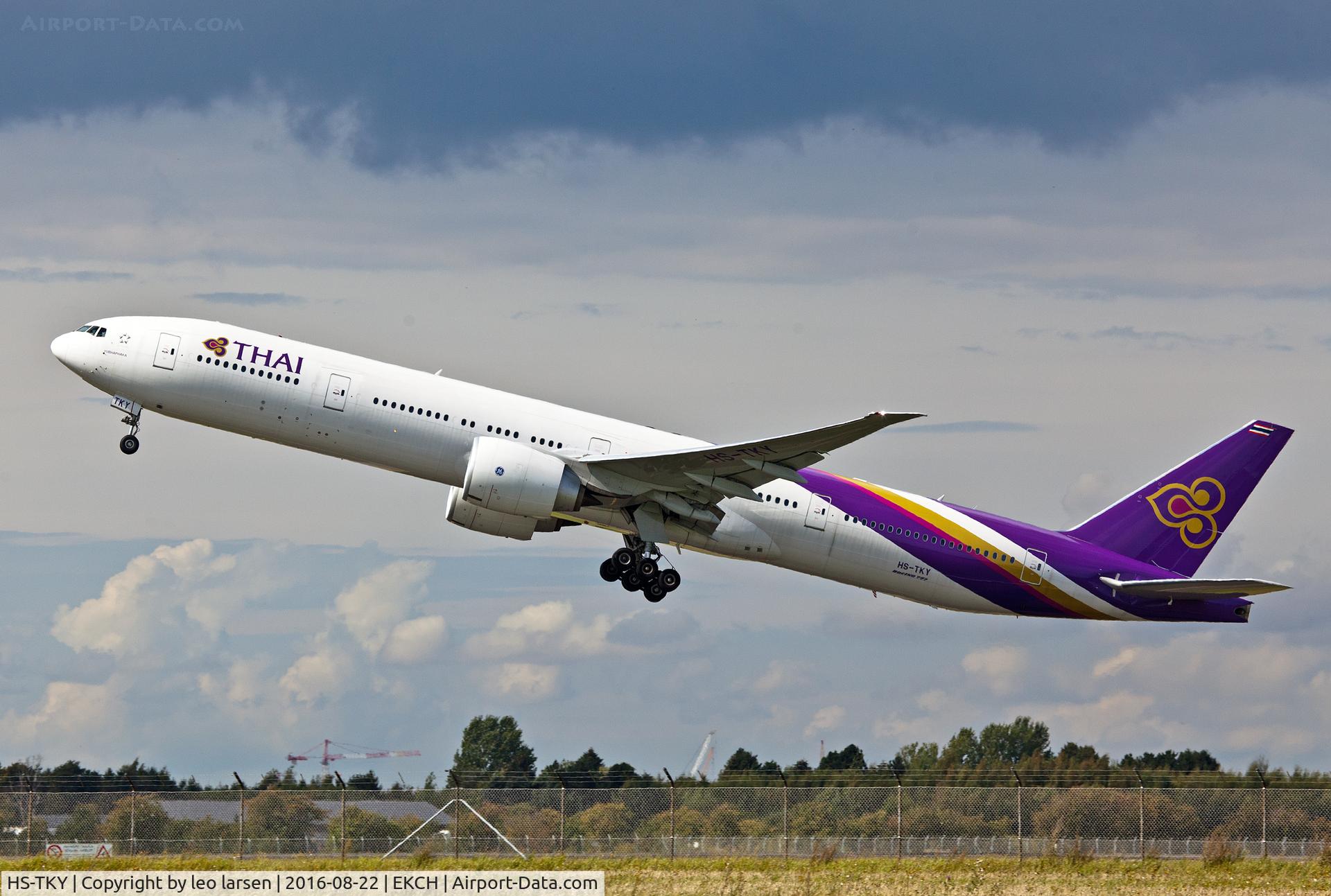 HS-TKY, 2015 Boeing 777-3D7/ER C/N 42114, Copenhagen 22.8.16