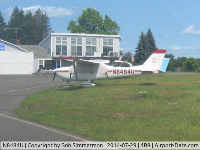 N8484U, 1964 Cessna 172F C/N 17252384, Tied down at Simsbury, CT