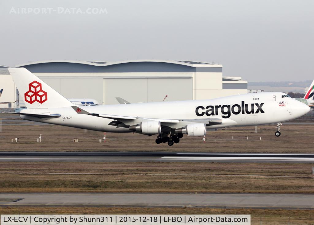 LX-ECV, 2009 Boeing 747-4HQF C/N 37303, Landing rwy 14R