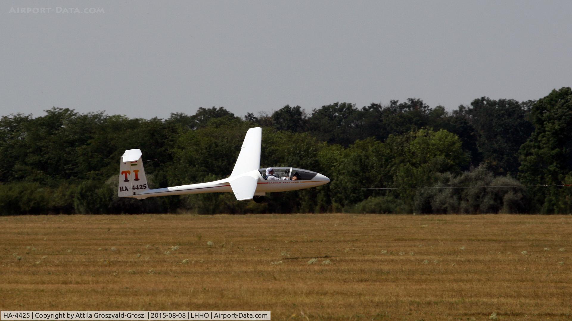 HA-4425, 1980 PZL-Bielsko SZD-48-1 Jantar Standard 2 C/N B-1136, Hajdúszoboszló Airport, Hungary - 60. Hungary Gliding National Championship and third Civis Thermal Cup, 2015