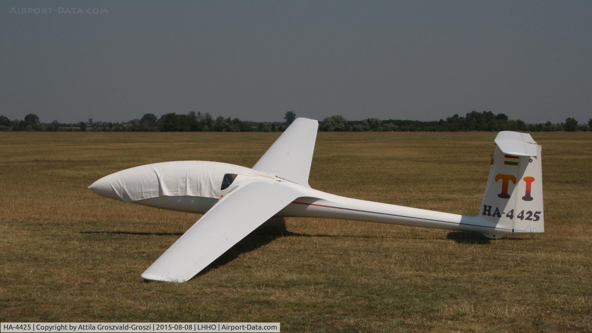 HA-4425, 1980 PZL-Bielsko SZD-48-1 Jantar Standard 2 C/N B-1136, Hajdúszoboszló Airport, Hungary - 60. Hungary Gliding National Championship and third Civis Thermal Cup, 2015