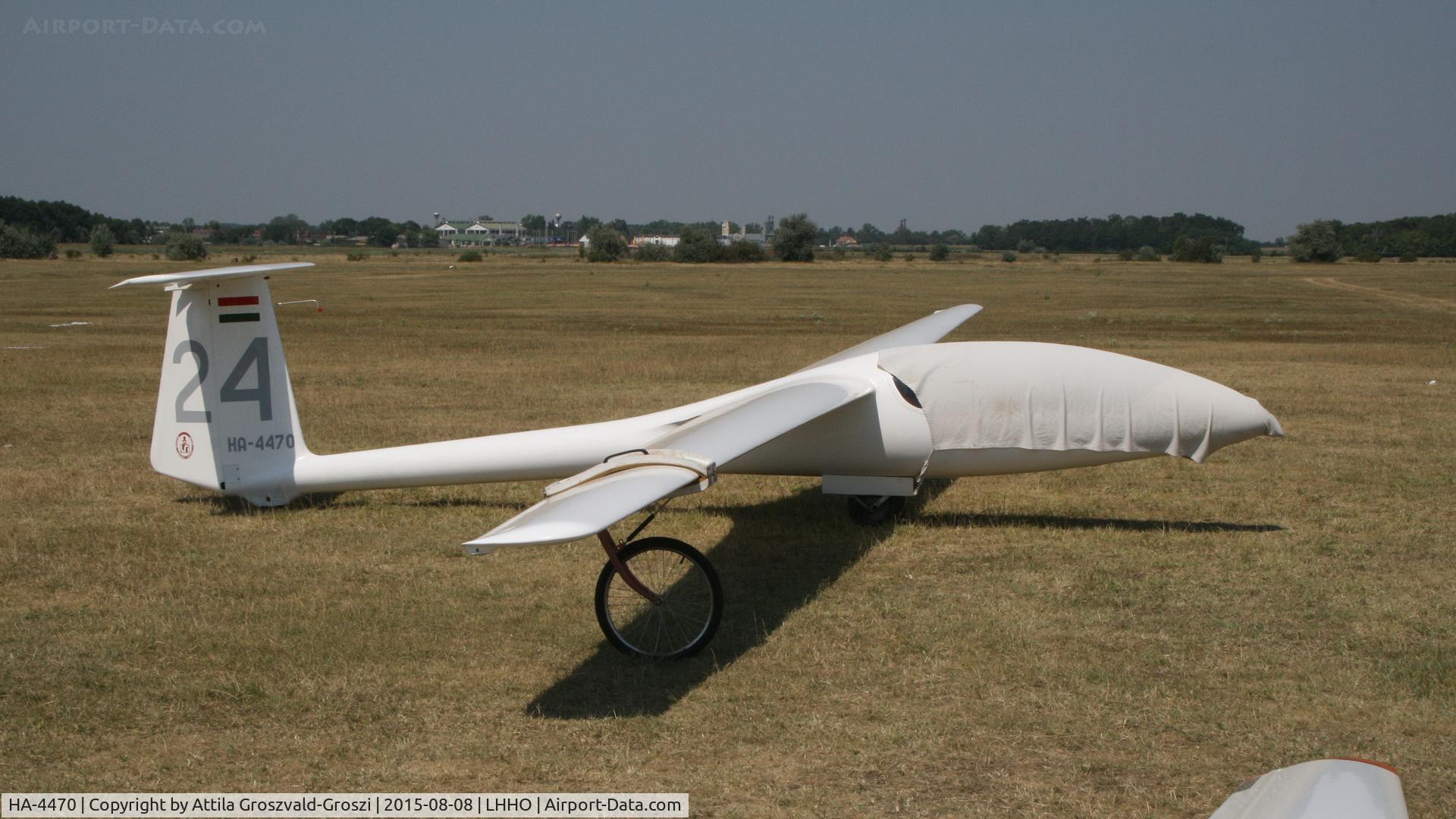 HA-4470, 1985 PZL-Bielsko SZD-48-3 Jantar Standard 3 C/N B-1452, Hajdúszoboszló Airport, Hungary - 60. Hungary Gliding National Championship and third Civis Thermal Cup, 2015
