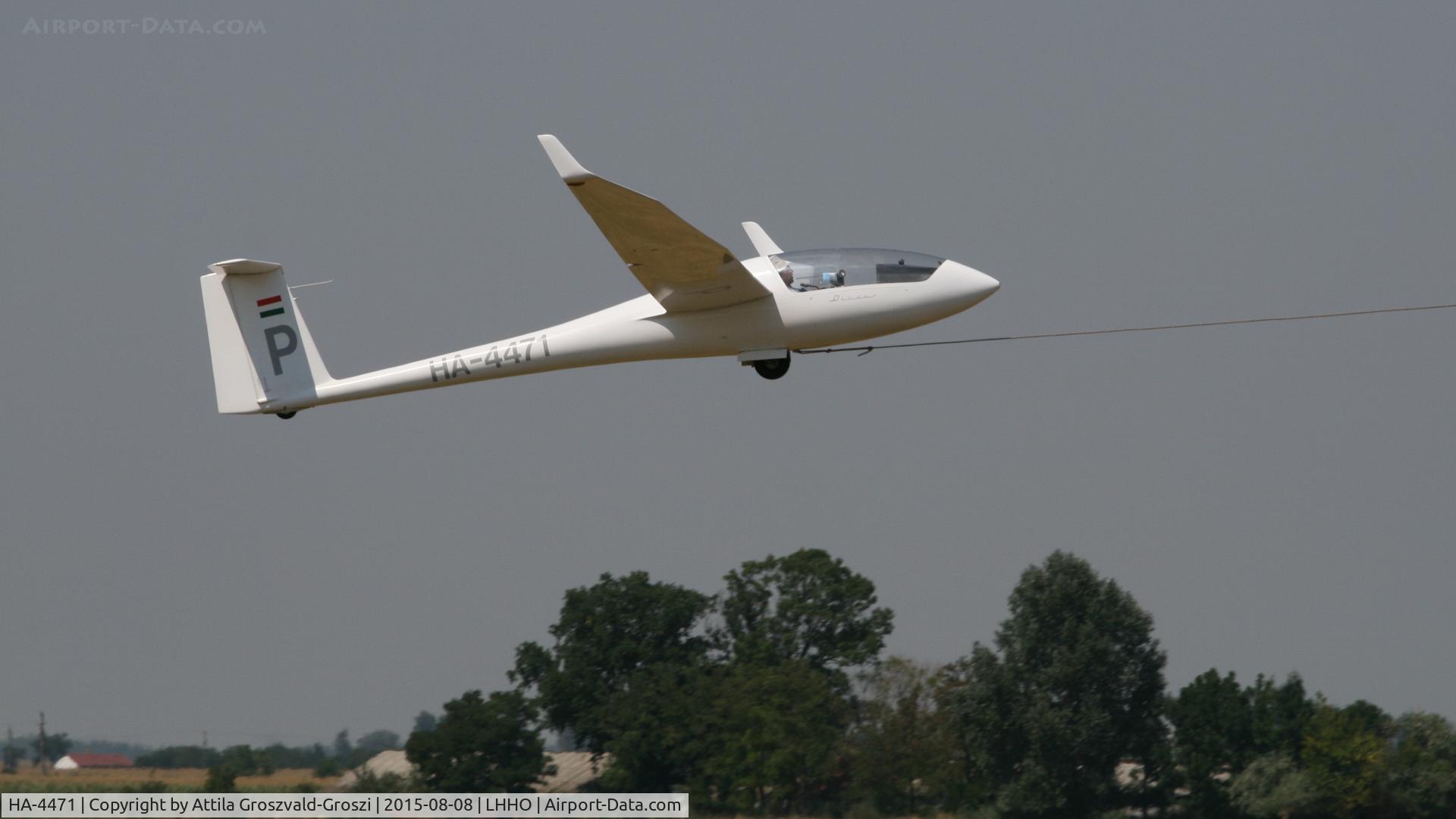 HA-4471, 1992 Schempp-Hirth Discus CS C/N 093CS, Hajdúszoboszló Airport, Hungary - 60. Hungary Gliding National Championship and third Civis Thermal Cup, 2015