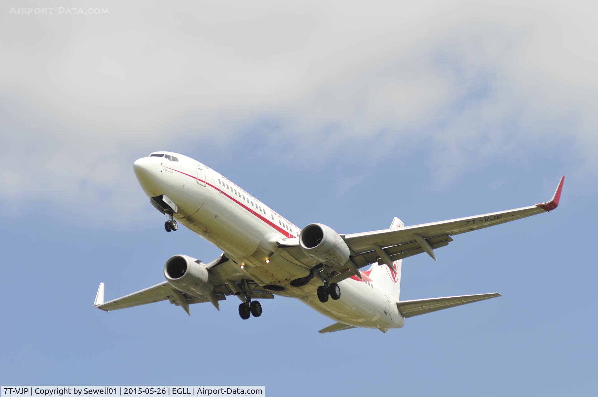7T-VJP, 2001 Boeing 737-8D6 C/N 30208, Arriving LHR