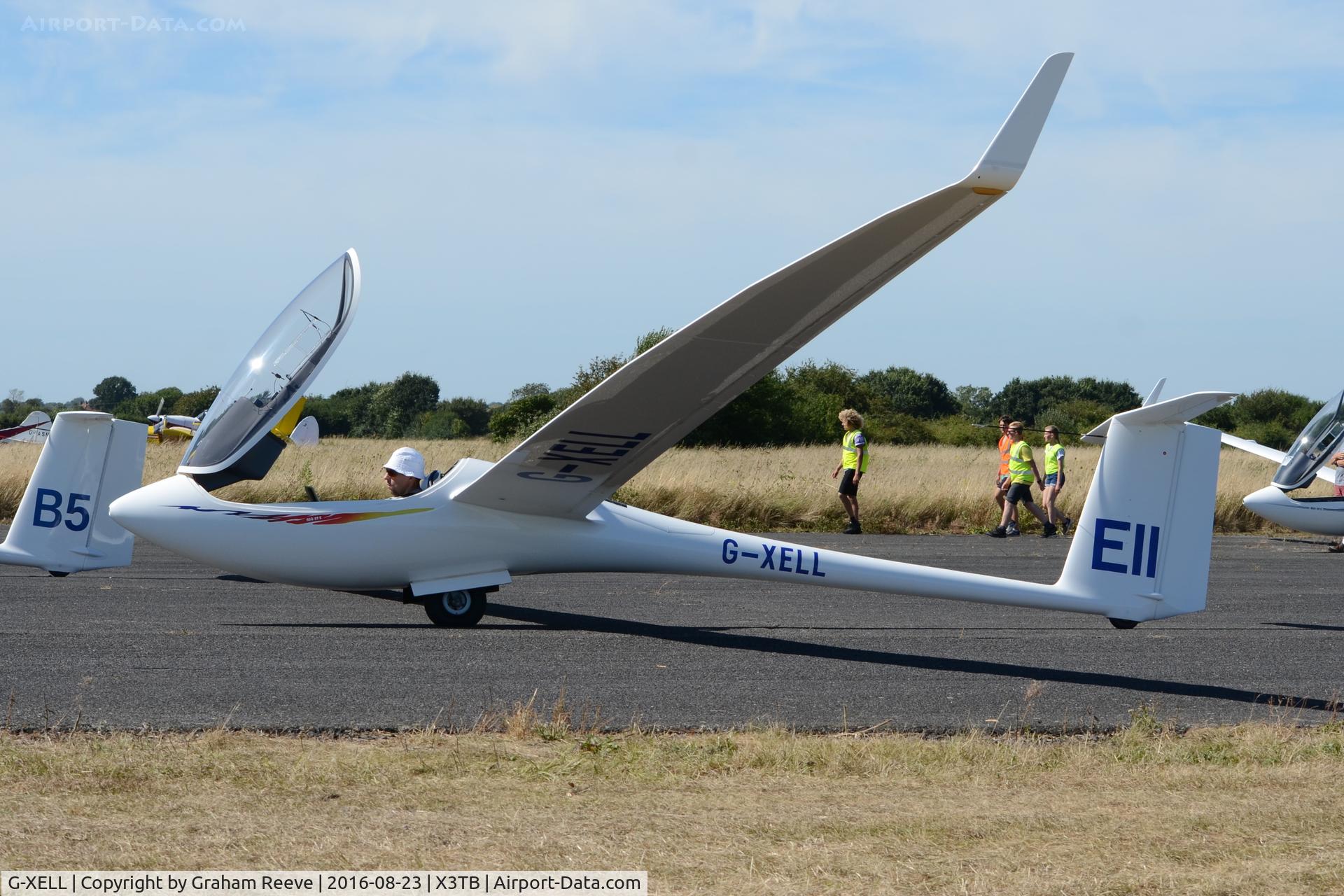 G-XELL, Schleicher ASG-29 E C/N 29532, Ready to depart from Tibenham.