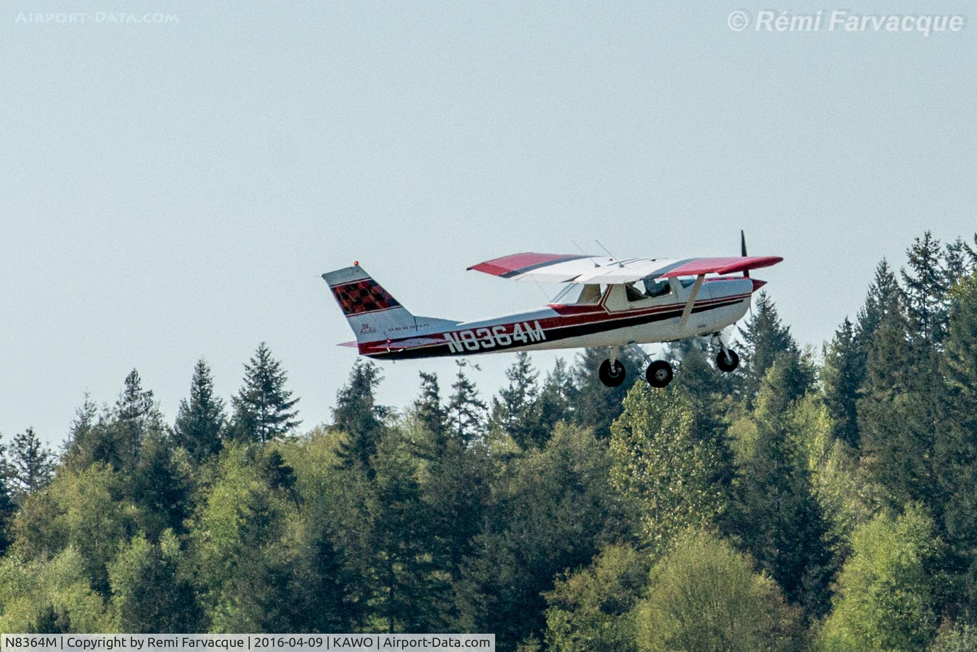 N8364M, 1969 Cessna A150K Aerobat C/N A15000064, Northbound take-off.