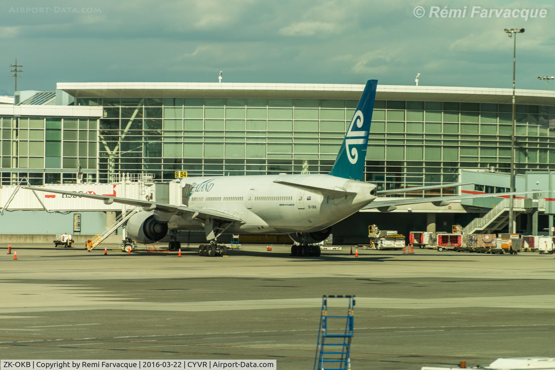 ZK-OKB, 2005 Boeing 777-219/ER C/N 34376, Parked at Gate 54, again.
