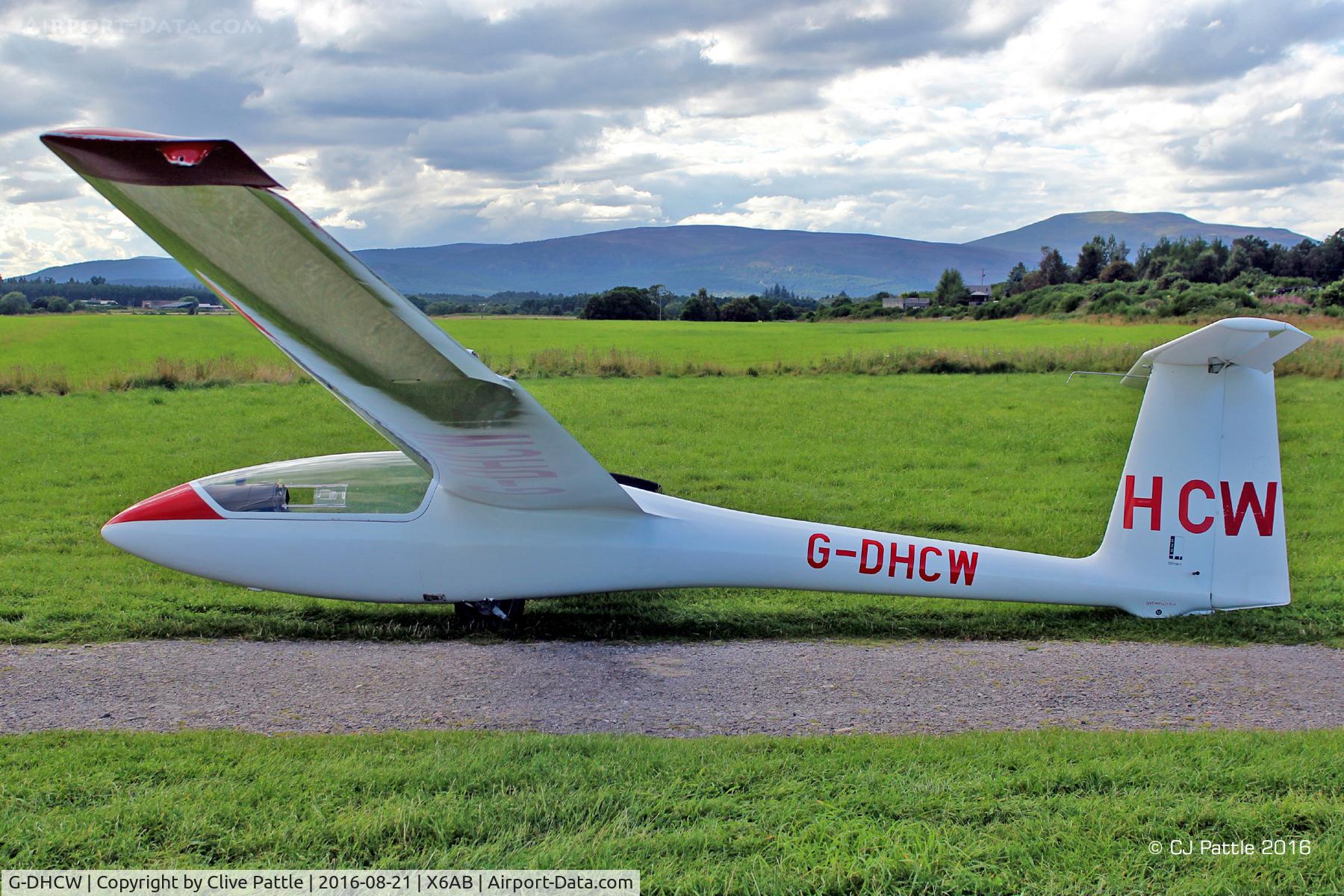 G-DHCW, 1991 PZL-Bielsko SZD-51-1 JUNIOR C/N B-2002, Out to grass at Aboyne