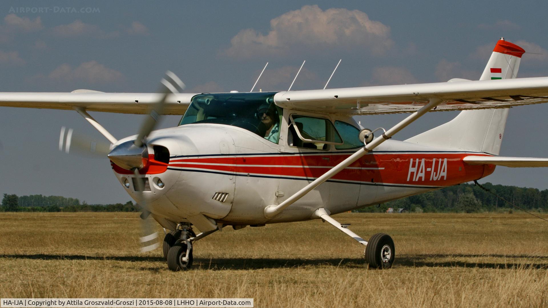 HA-IJA, 1972 Cessna 182P Skylane Skylane C/N 18261398, Hajdúszoboszló Airport, Hungary - 60. Hungary Gliding National Championship and third Civis Thermal Cup, 2015
