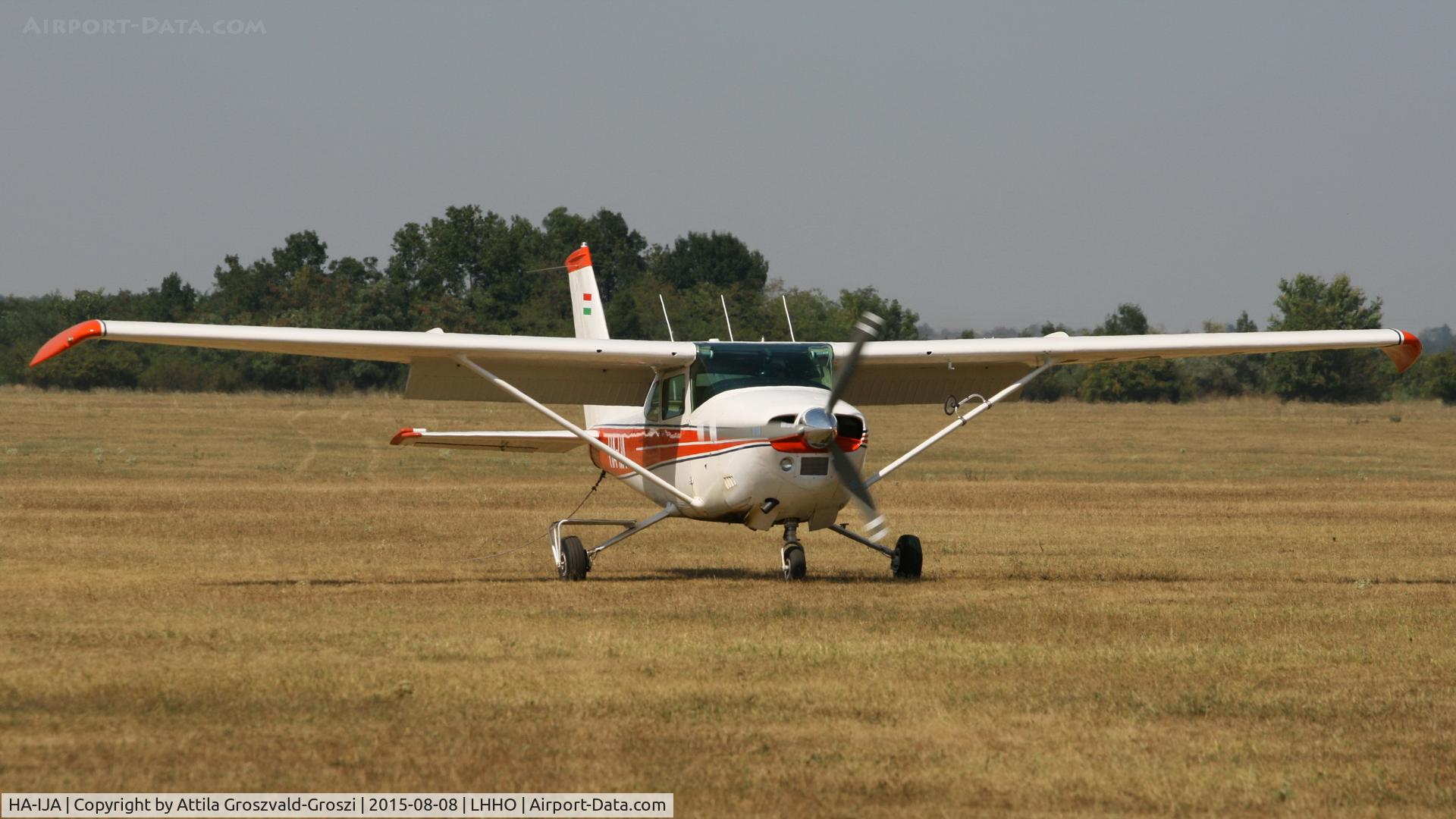 HA-IJA, 1972 Cessna 182P Skylane Skylane C/N 18261398, Hajdúszoboszló Airport, Hungary - 60. Hungary Gliding National Championship and third Civis Thermal Cup, 2015