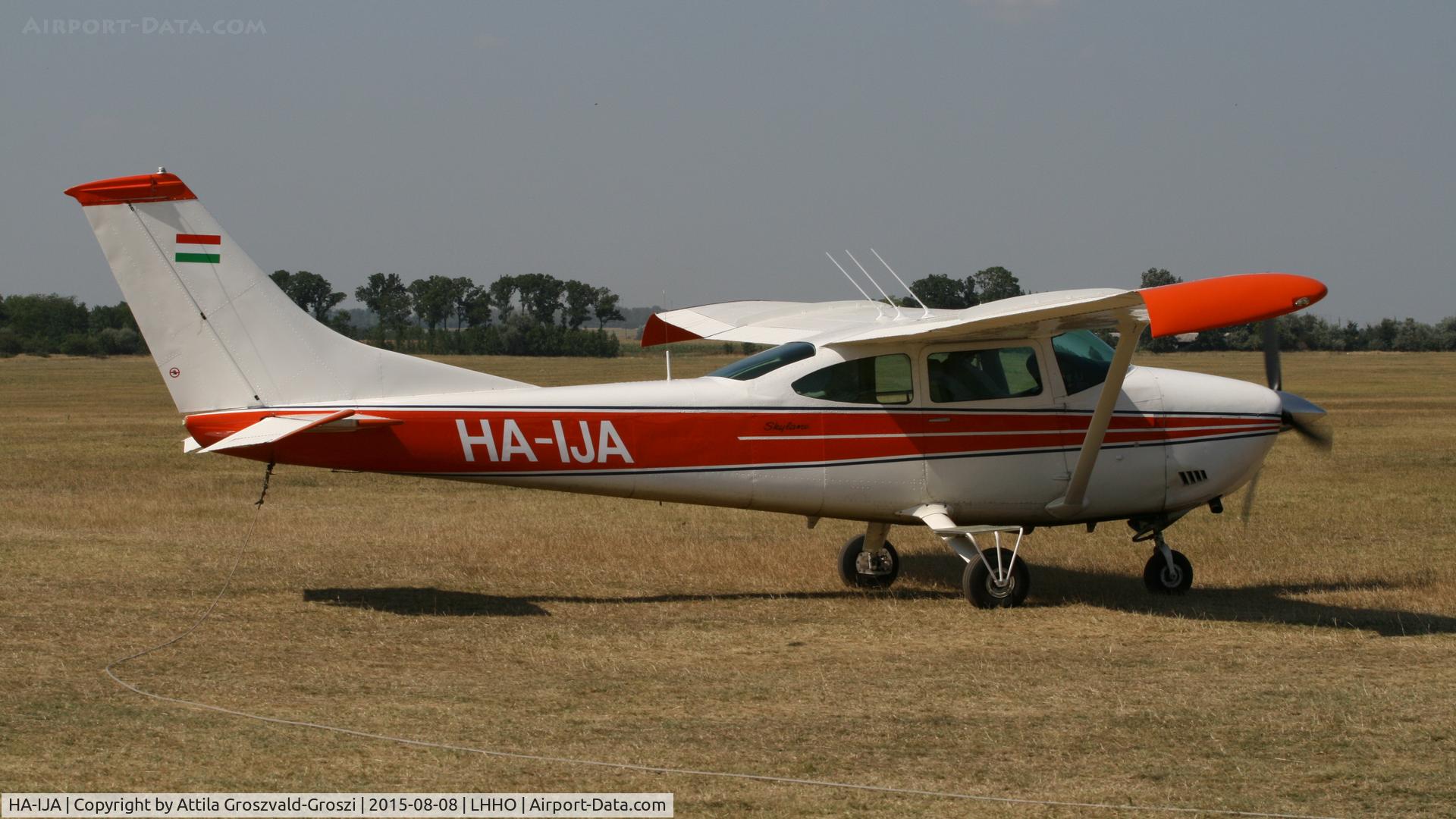 HA-IJA, 1972 Cessna 182P Skylane Skylane C/N 18261398, Hajdúszoboszló Airport, Hungary - 60. Hungary Gliding National Championship and third Civis Thermal Cup, 2015