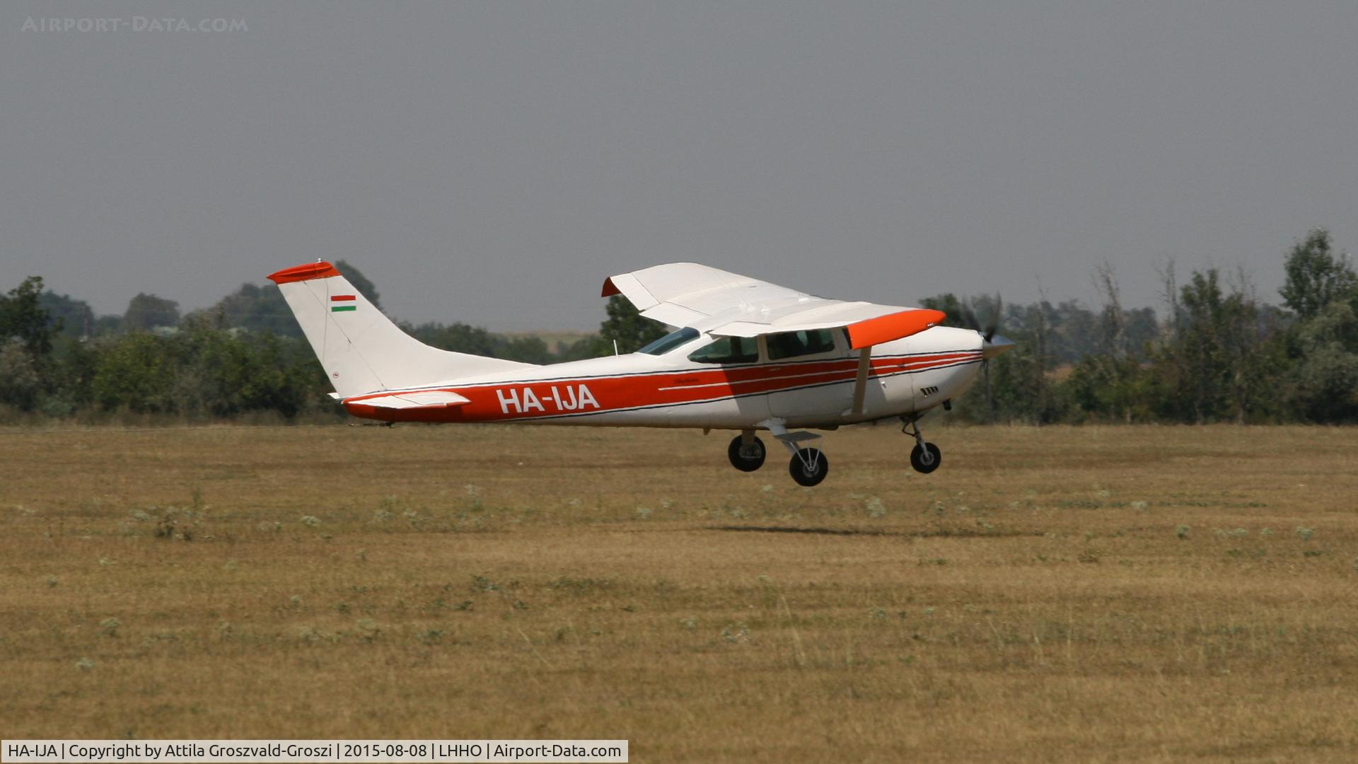 HA-IJA, 1972 Cessna 182P Skylane Skylane C/N 18261398, Hajdúszoboszló Airport, Hungary - 60. Hungary Gliding National Championship and third Civis Thermal Cup, 2015