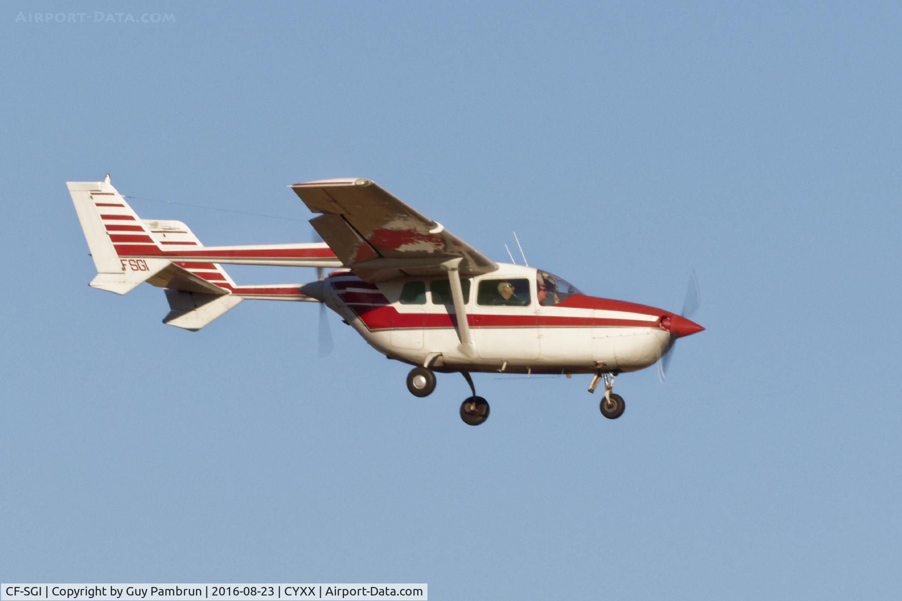 CF-SGI, 1965 Cessna 337 Super Skymaster C/N 337-0103, Landing