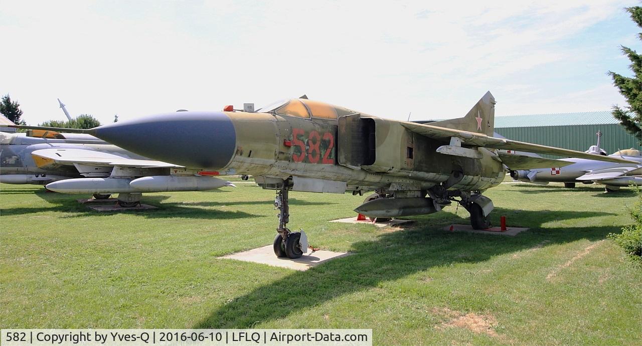 582, 1973 Mikoyan-Gurevich MiG-23MF C/N 039021, Mikoyan-Gurevich MiG-23MF, Musée Européen de l'Aviation de Chasse, Montélimar-Ancône airfield (LFLQ)