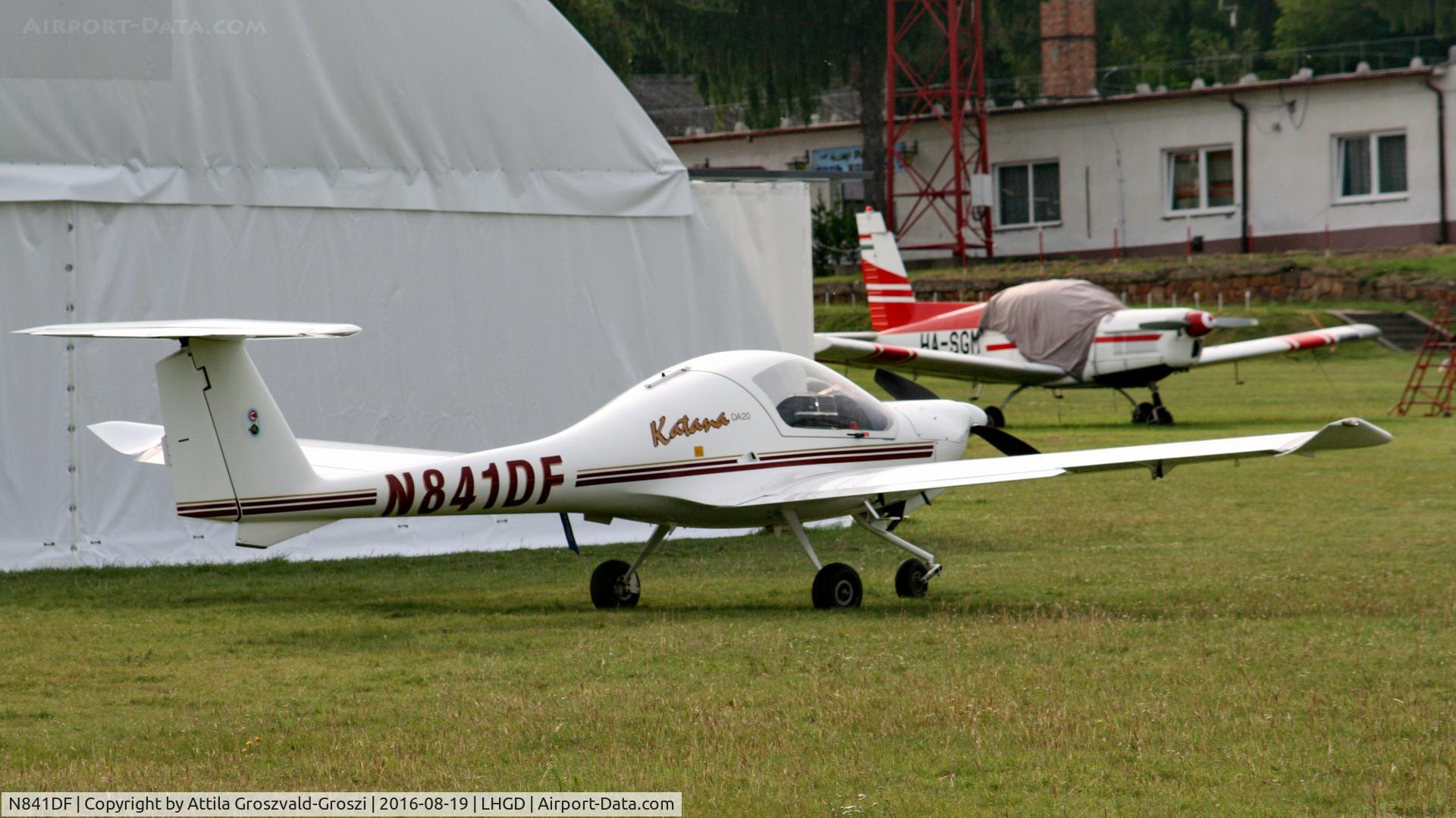 N841DF, 1995 Diamond DA-20A-1 Katana C/N 10068, Gödöllö Airport – LHGD – Hungary