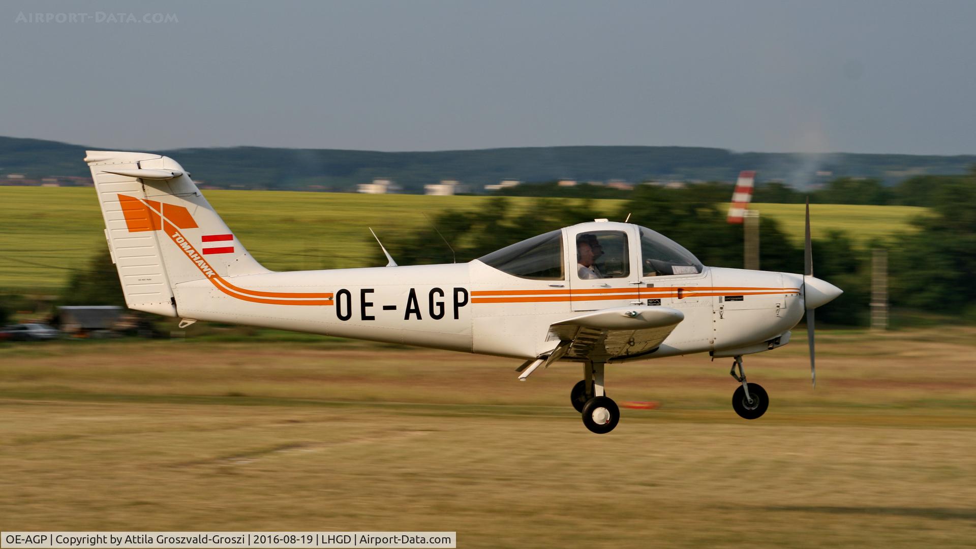 OE-AGP, Piper PA-38-112 Tomahawk Tomahawk C/N 38-78A0176, Gödöllö Airport – LHGD – Hungary