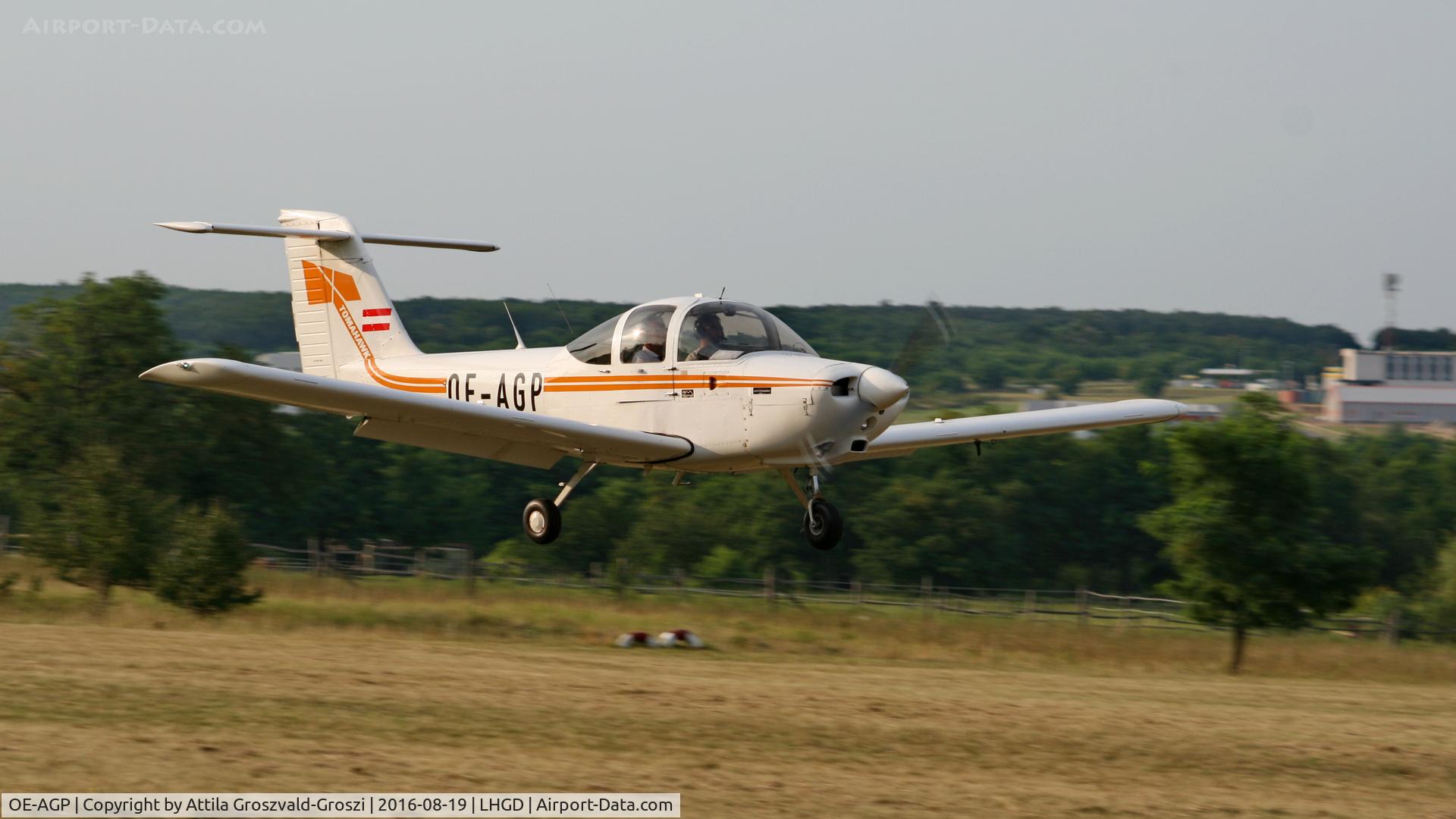 OE-AGP, Piper PA-38-112 Tomahawk Tomahawk C/N 38-78A0176, Gödöllö Airport – LHGD – Hungary