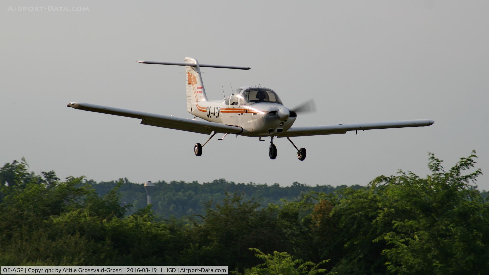 OE-AGP, Piper PA-38-112 Tomahawk Tomahawk C/N 38-78A0176, Gödöllö Airport – LHGD – Hungary