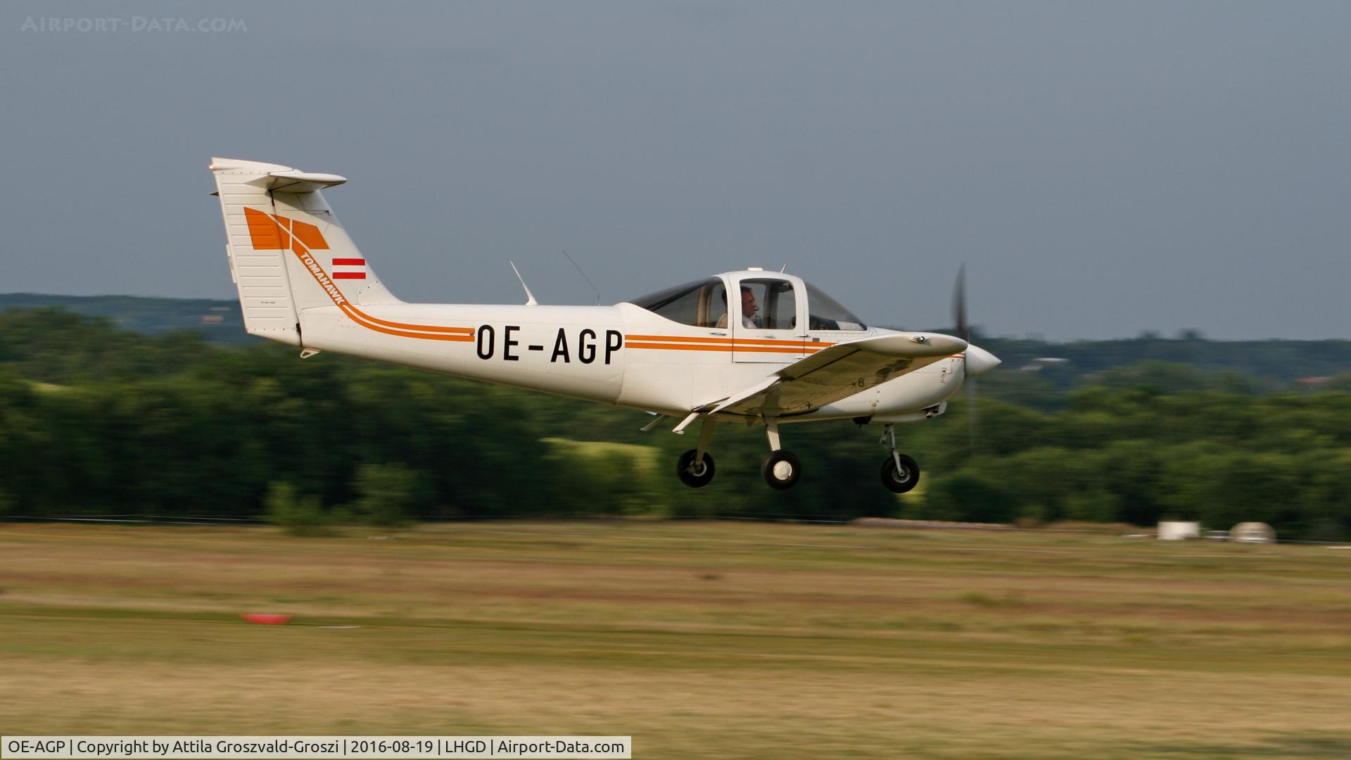 OE-AGP, Piper PA-38-112 Tomahawk Tomahawk C/N 38-78A0176, Gödöllö Airport – LHGD – Hungary