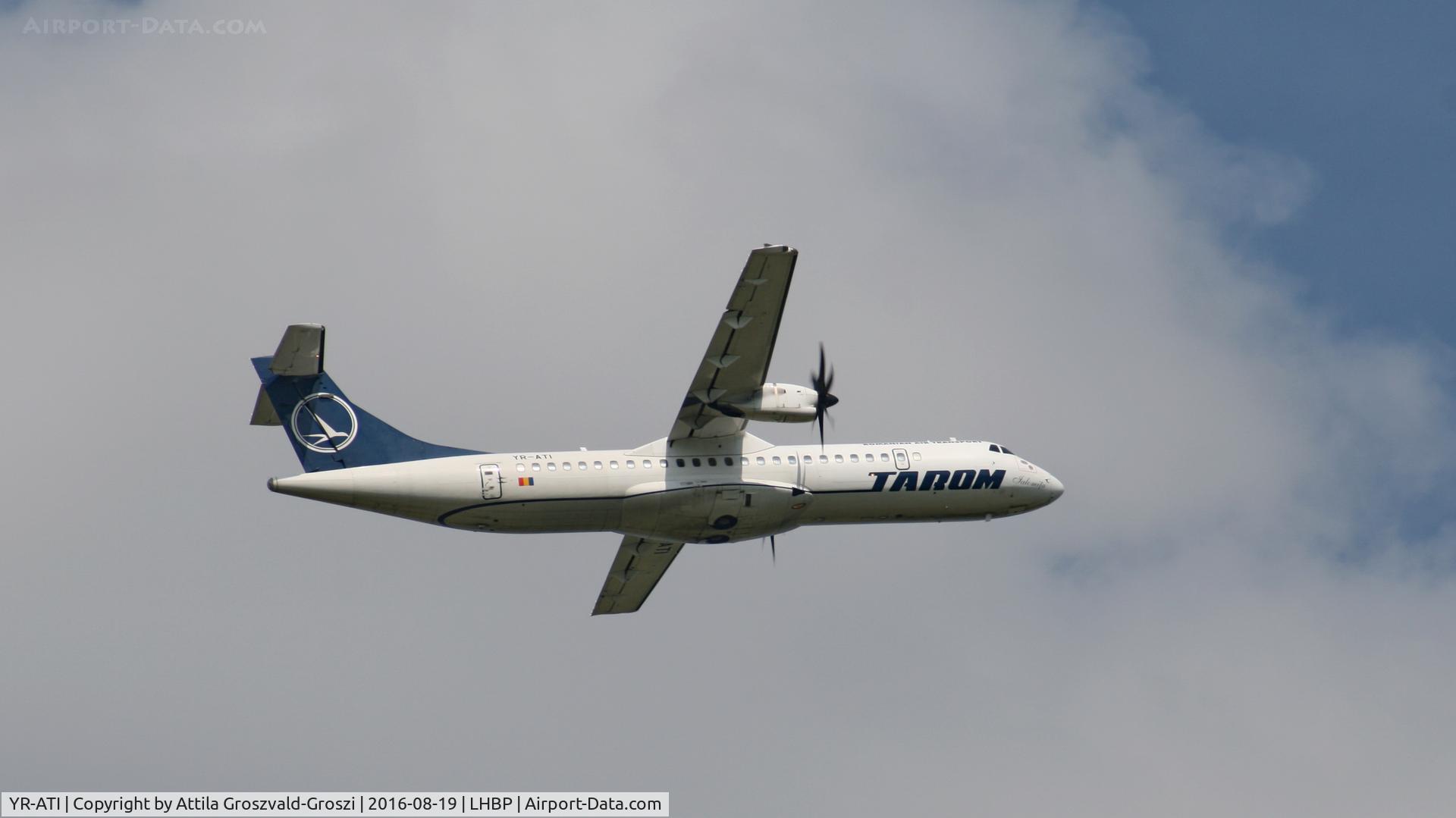 YR-ATI, 2009 ATR 72-212A C/N 867, Budapest Airport, Hungary - Take-off
