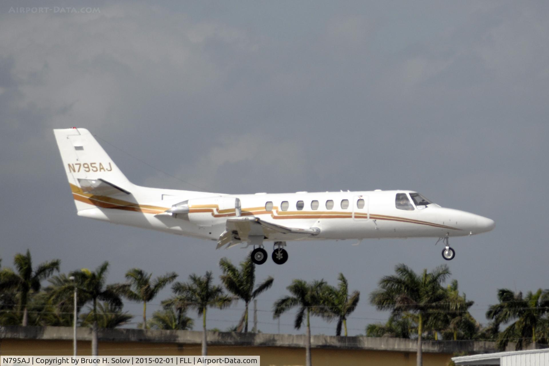 N795AJ, 1999 Cessna 560  Citation V C/N 560-0522, on approach