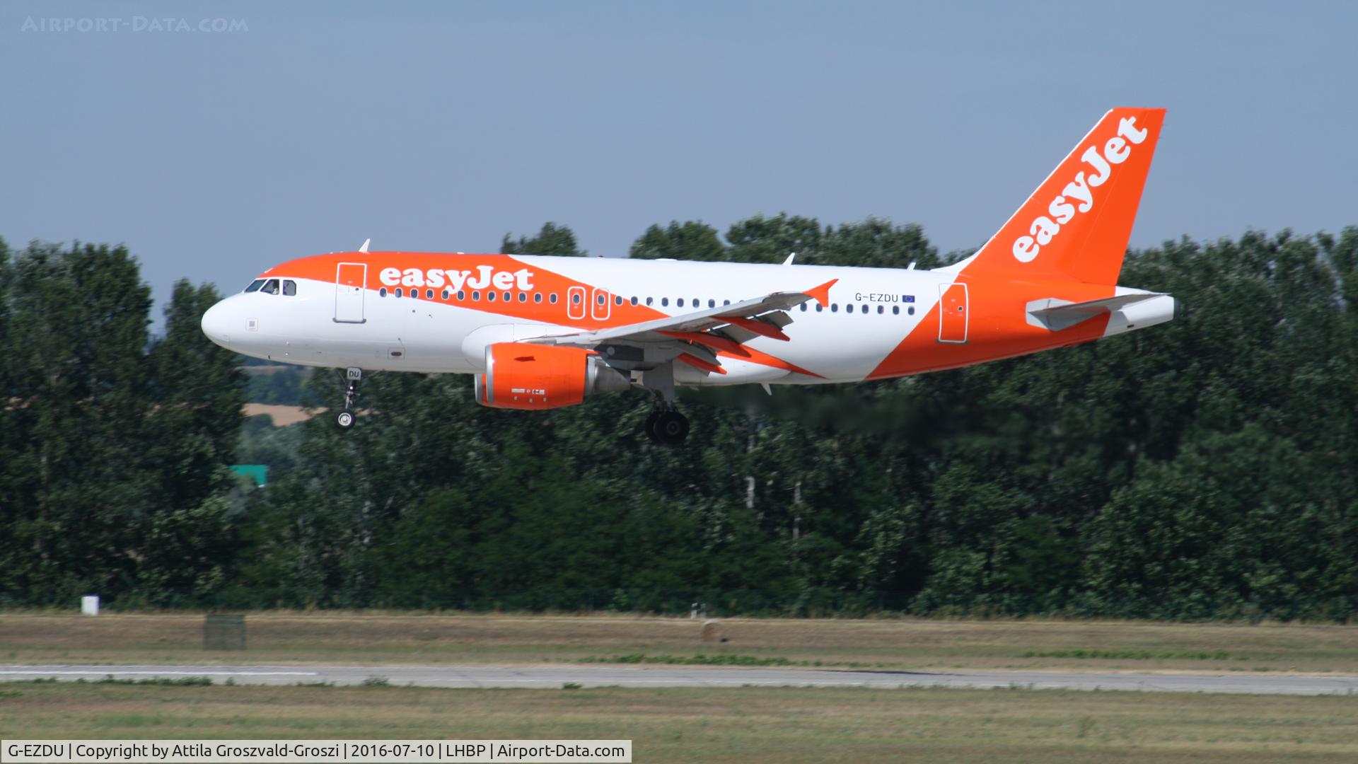 G-EZDU, 2008 Airbus A319-111 C/N 3735, Budapest Airport, Hungary - Landing
