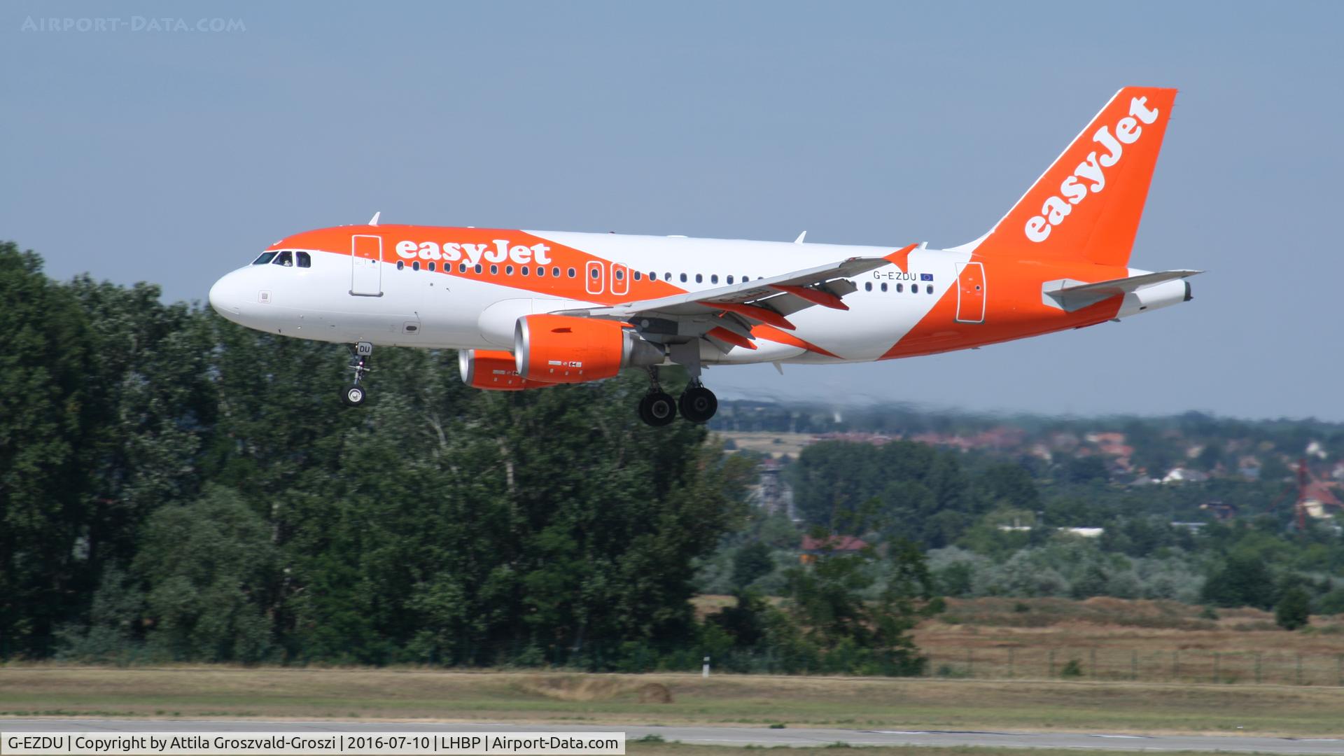 G-EZDU, 2008 Airbus A319-111 C/N 3735, Budapest Airport, Hungary - Landing