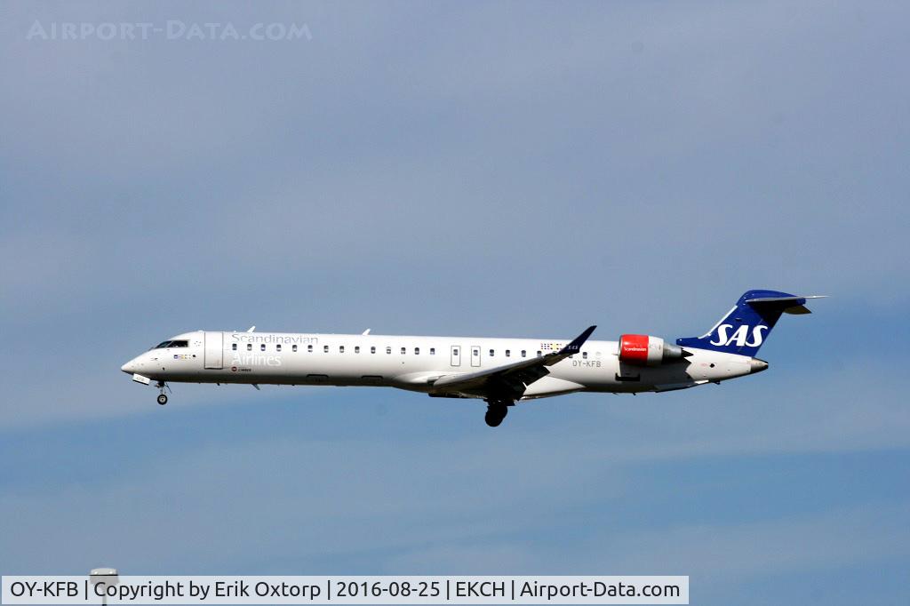 OY-KFB, 2008 Bombardier CRJ-900 (CL-600-2D24) C/N 15211, OY-KFB just about to land rw 22L