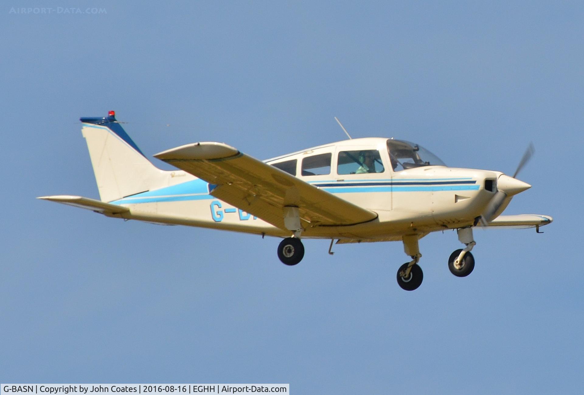 G-BASN, 1973 Beech C23 Sundowner 180 Sundowner 180 C/N M-1476, Approach to 08