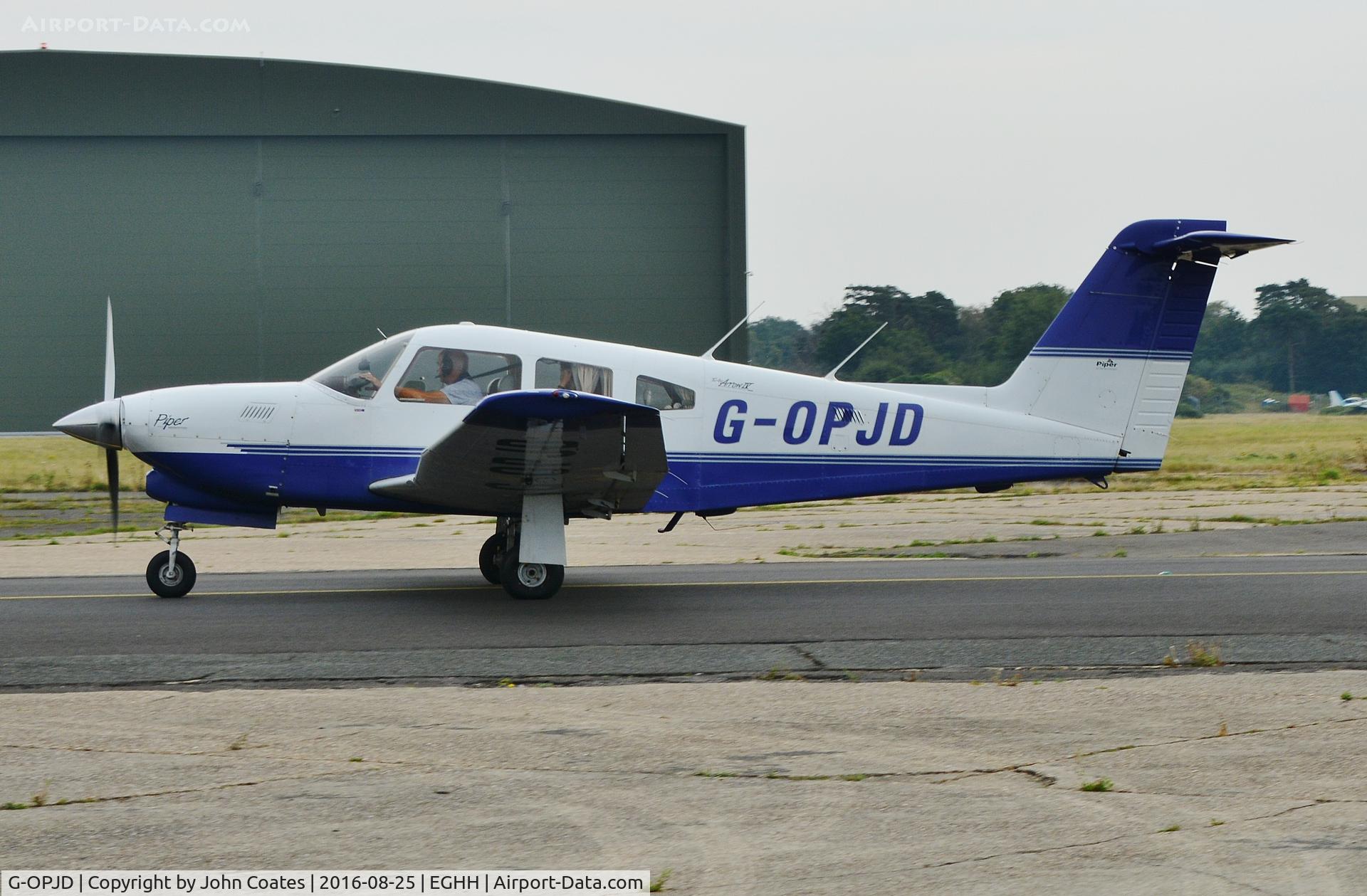 G-OPJD, 1982 Piper PA-28RT-201T Turbo Arrow IV C/N 28R-8231028, Taxiing on arrival