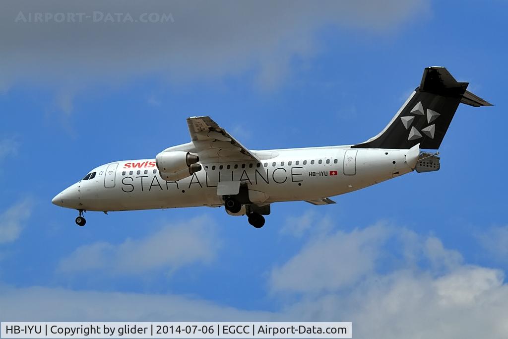 HB-IYU, 2000 British Aerospace Avro 146-RJ100 C/N E3379, Finals RWY 24
